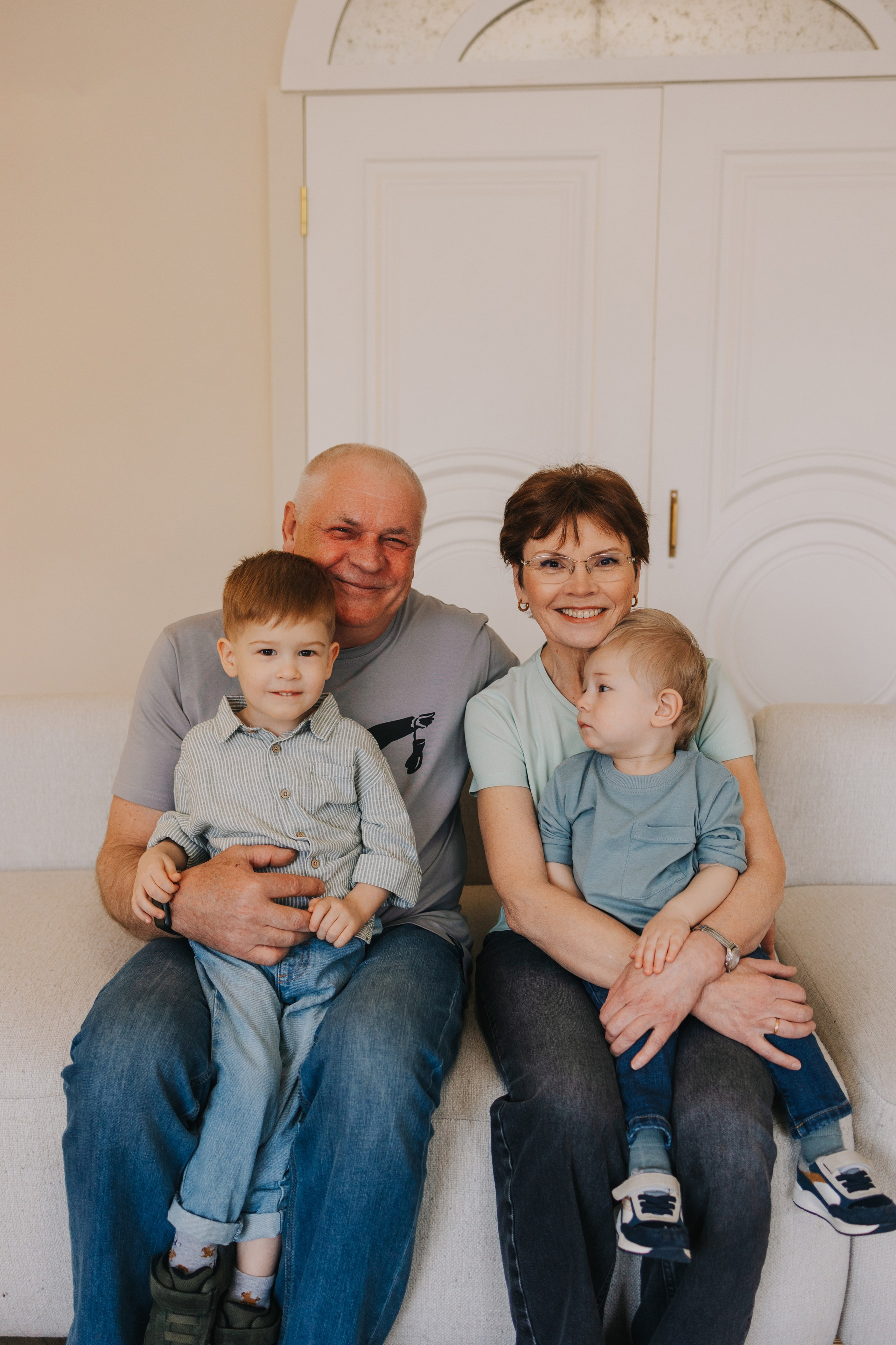 Большая семья. Домашняя фотосессия