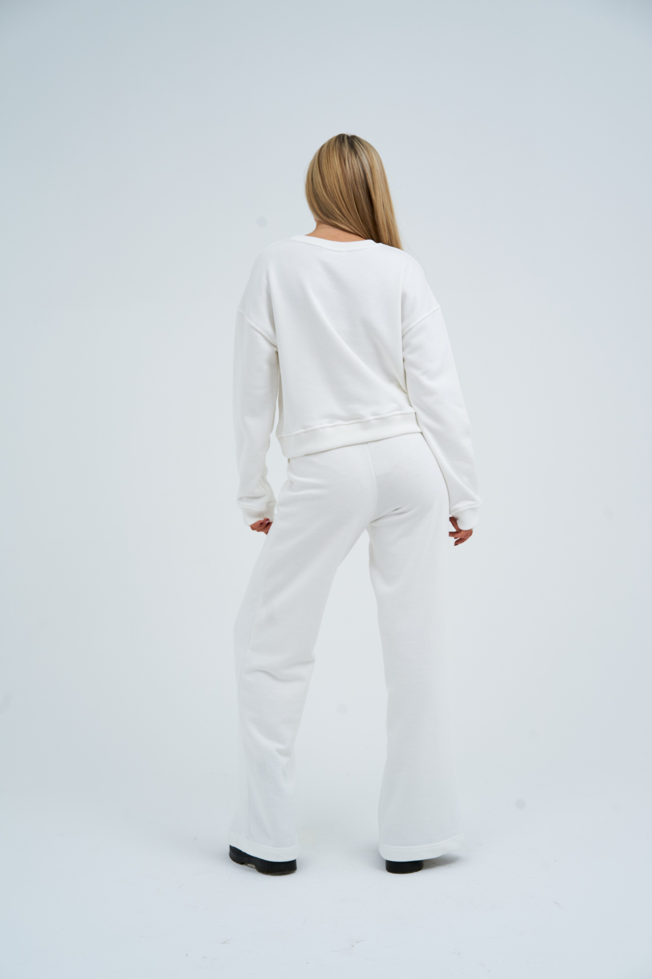 Съемка для рекламы одежды на маркетплейсах. Фотограф Екатеринбург Кокшарова Александра