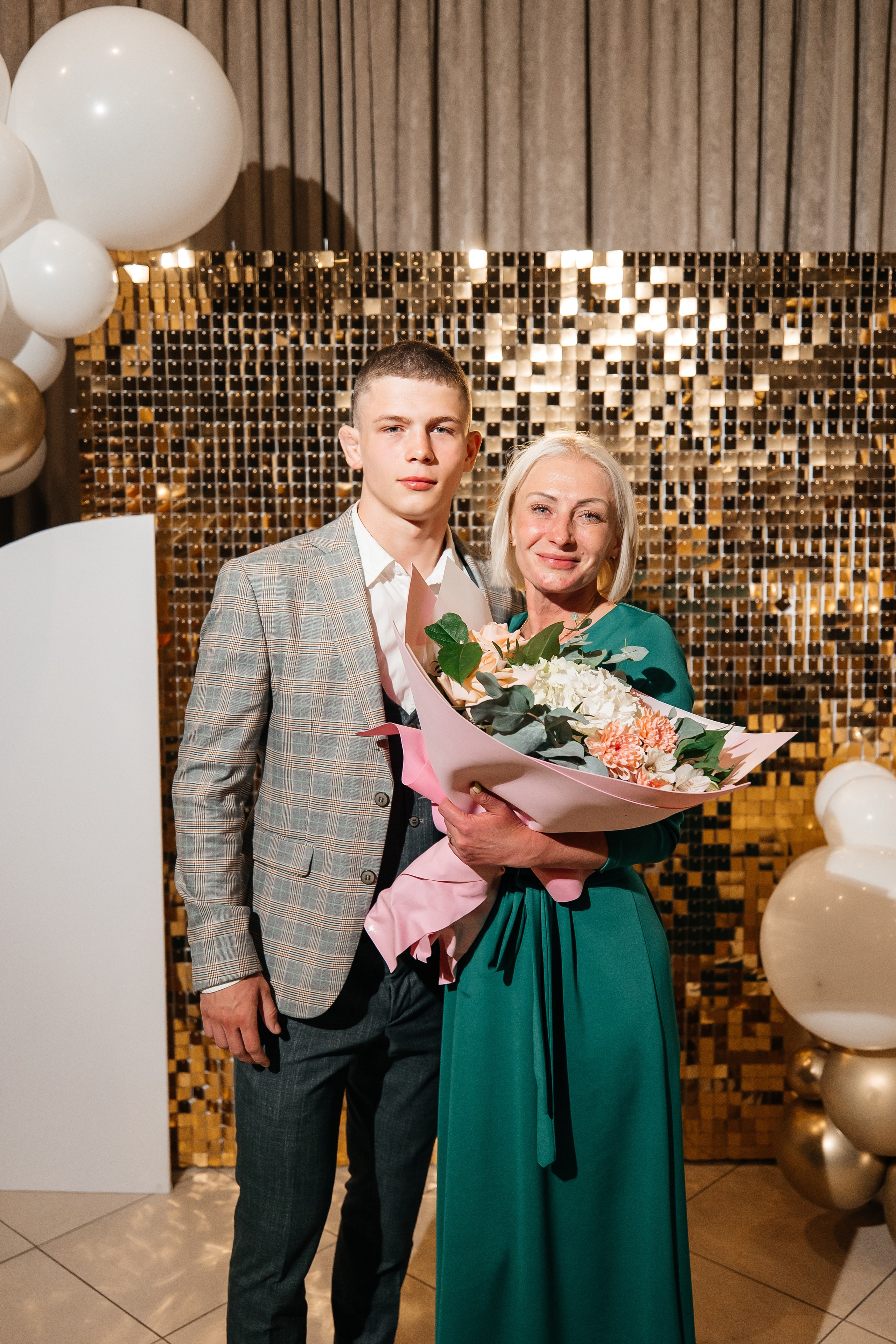 2023-06-23 Выпускной МБОУ СОШ № 10. Фотограф в Красноярске