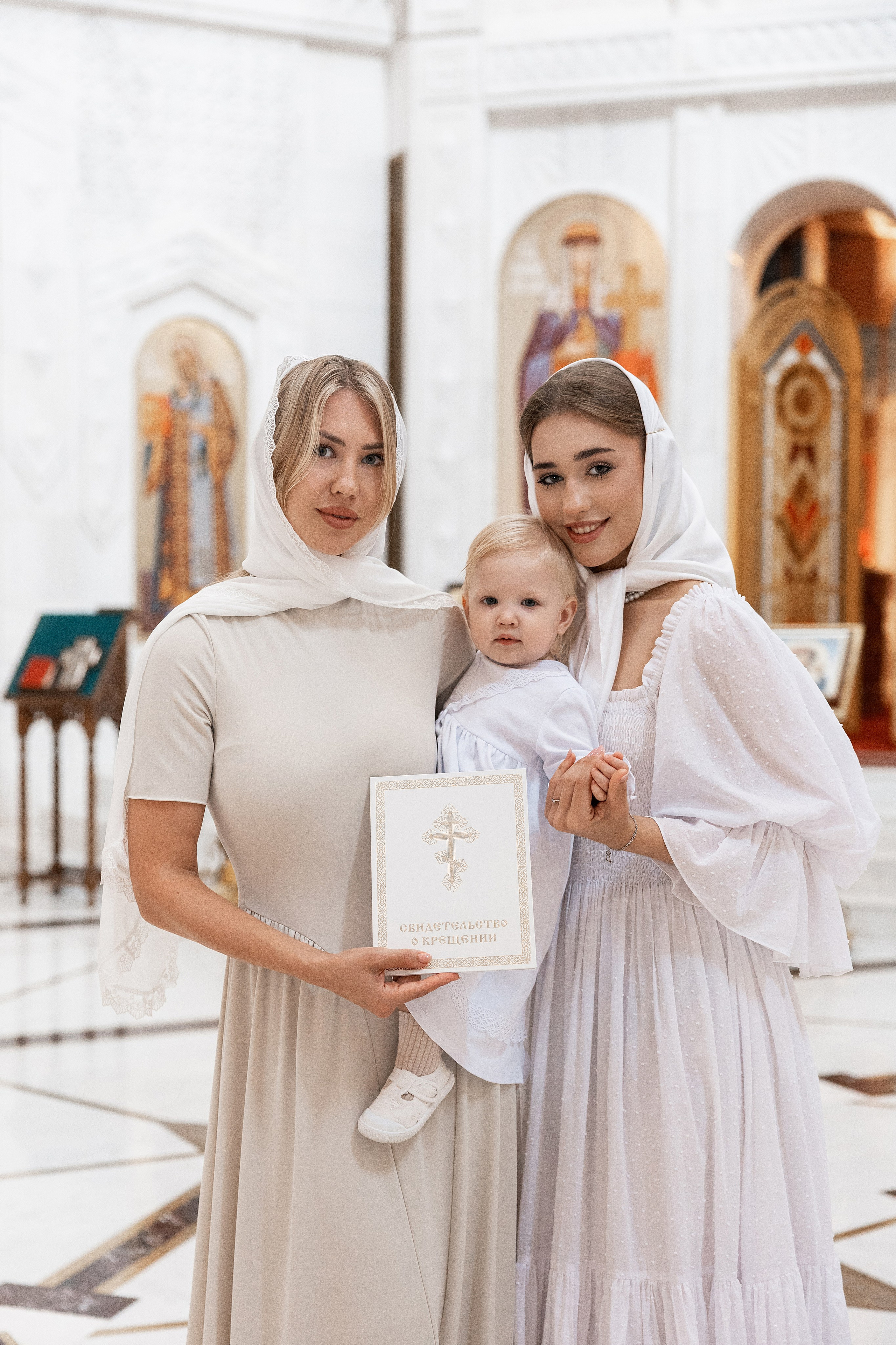 Крещение Аделины. Фотограф Крещение, Выписка москва