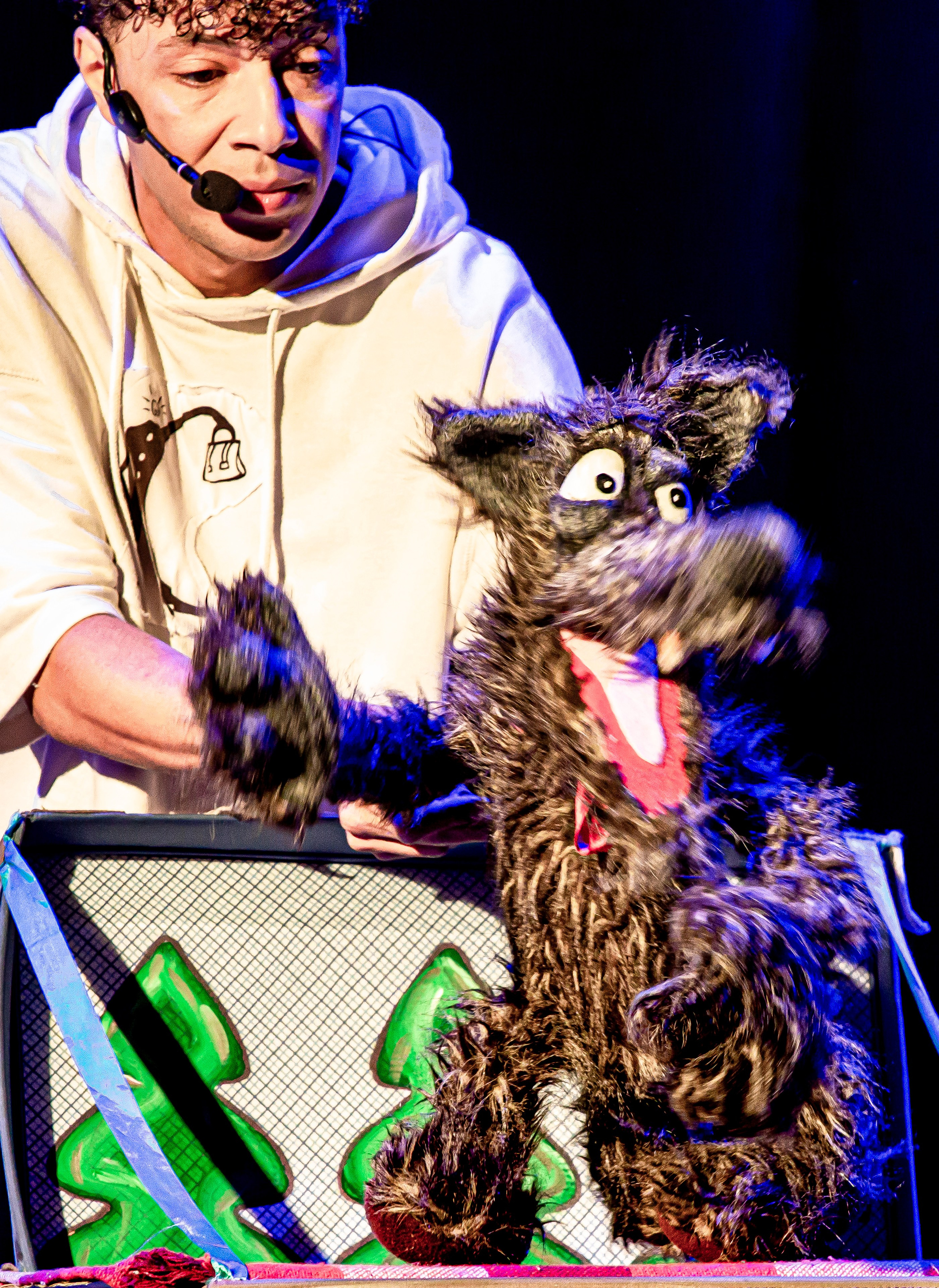 Спектакль театра Саквояж О Красной шапочке. Фотограф в Сочи Юрий Шептаев