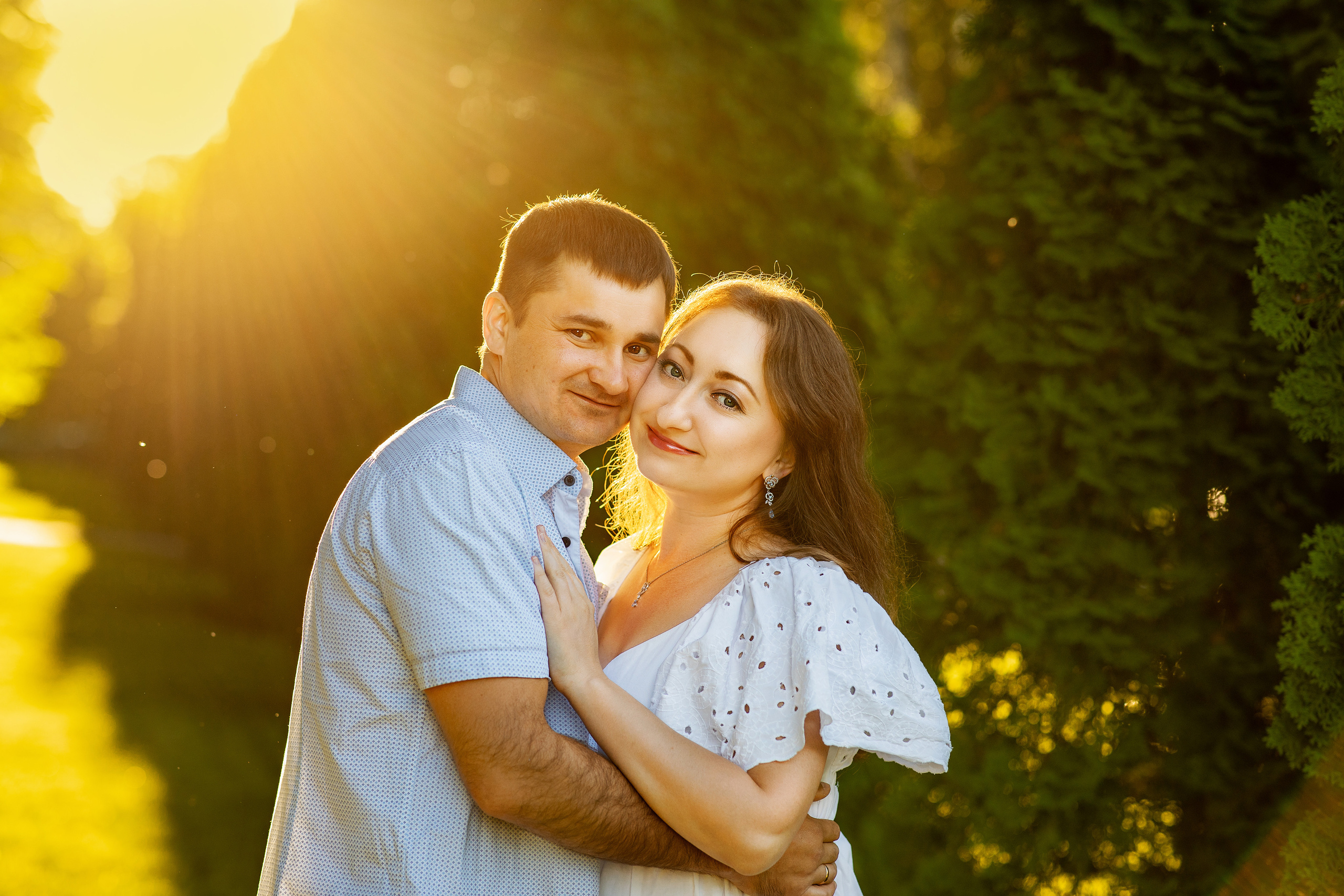 Софья и Василиса в заснеженном парке. Женский семейный фотограф Тула Москва Захарова Анна
