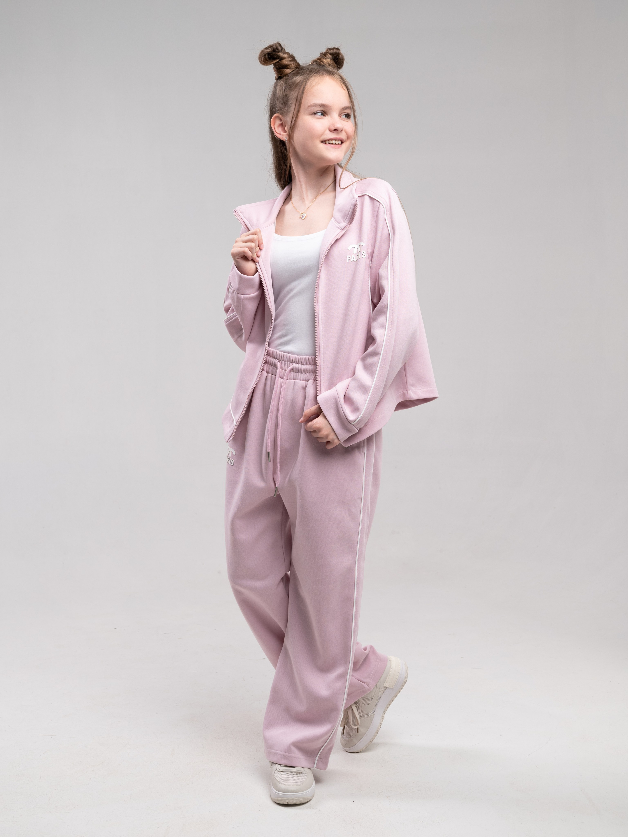 Костюмы для девочки. Предметный фотограф, фото для маркетплейсов Пятигорск, КМВ