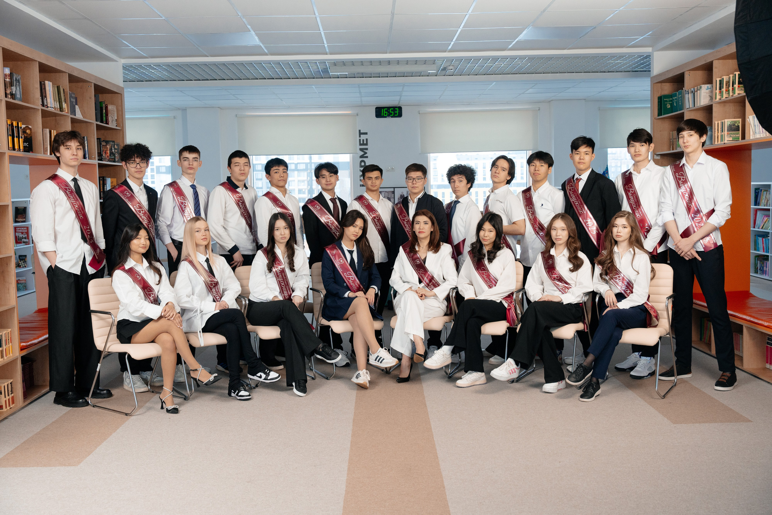 Общие кадры в школе. Выпускные альбомы в Нур-Султане (Астана) и по всему Казахстану