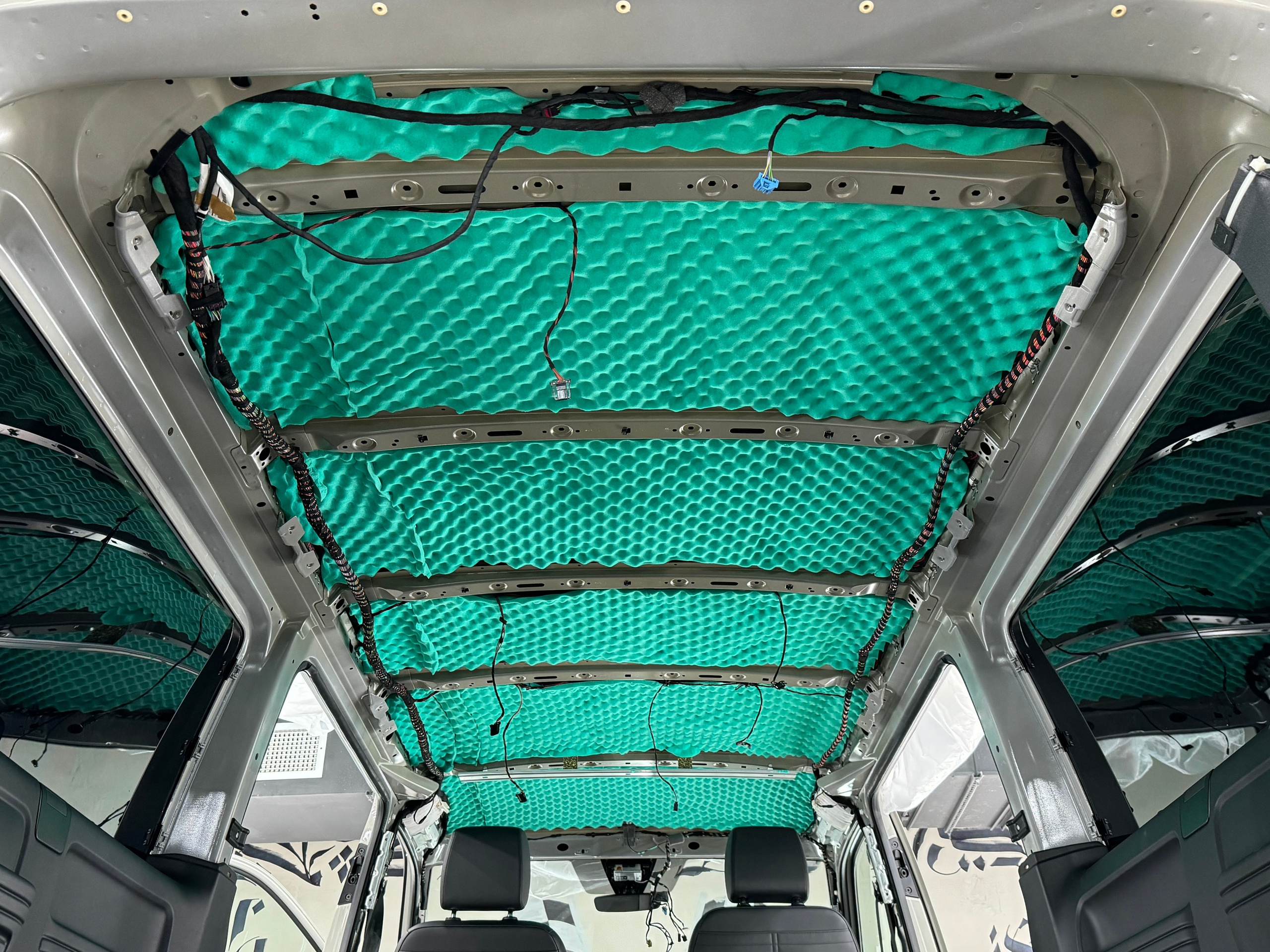 Сделать шумоизоляцию. Студия дизайна и оклейки авто Barmaley Design