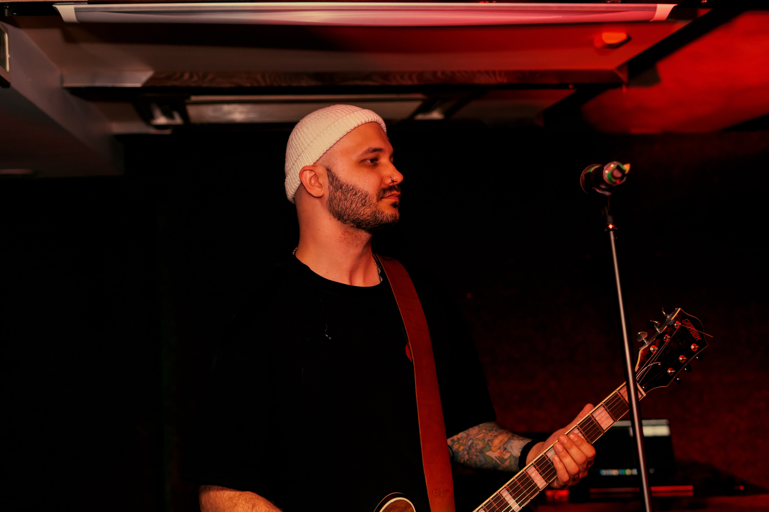 Playingtheangel. Уфа. Маленький зал, красный свет, мощный звук. Фотограф Гильмутдинов Руслан