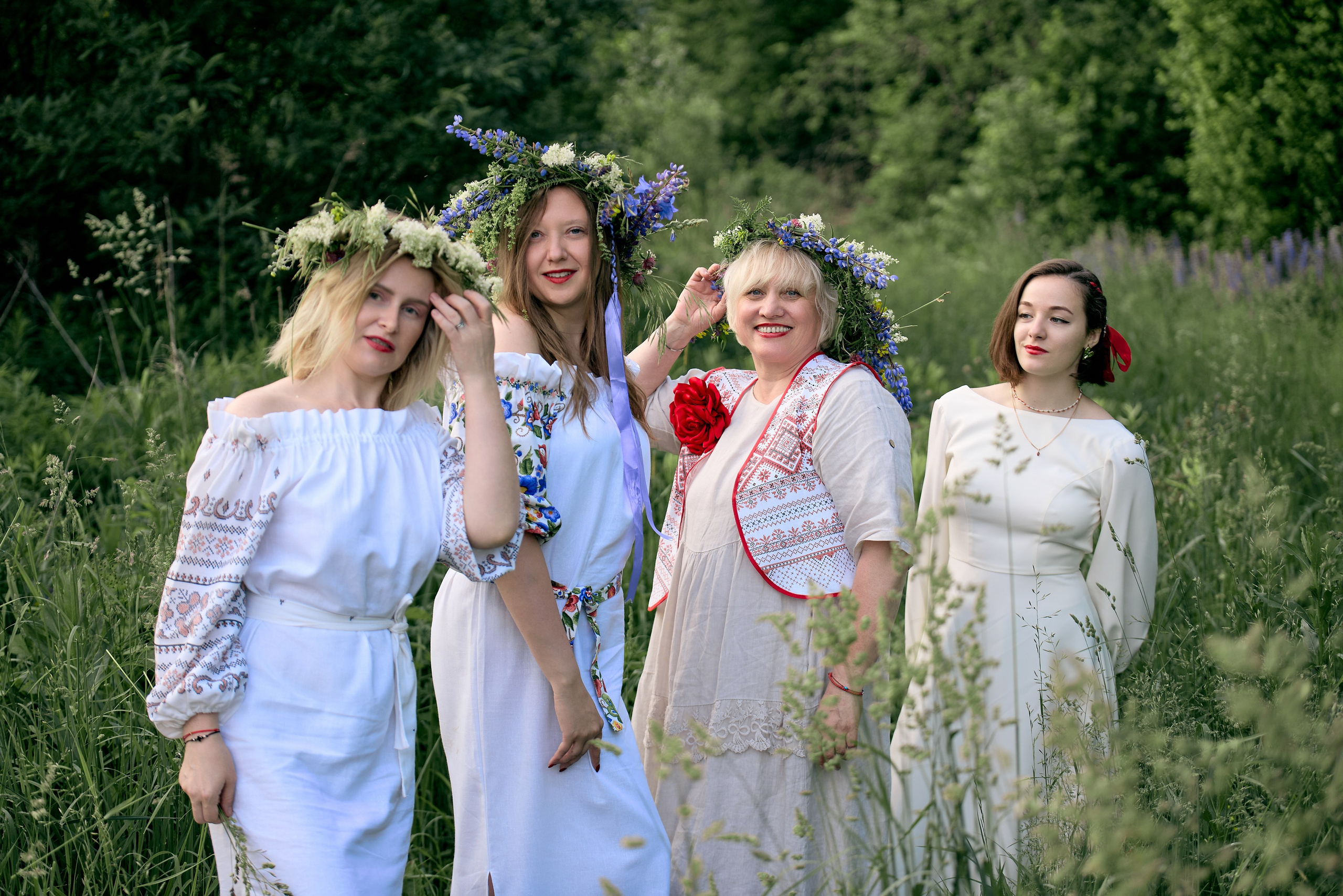 Фотосессия в роще для группы девушек. Фотограф в Дивеево