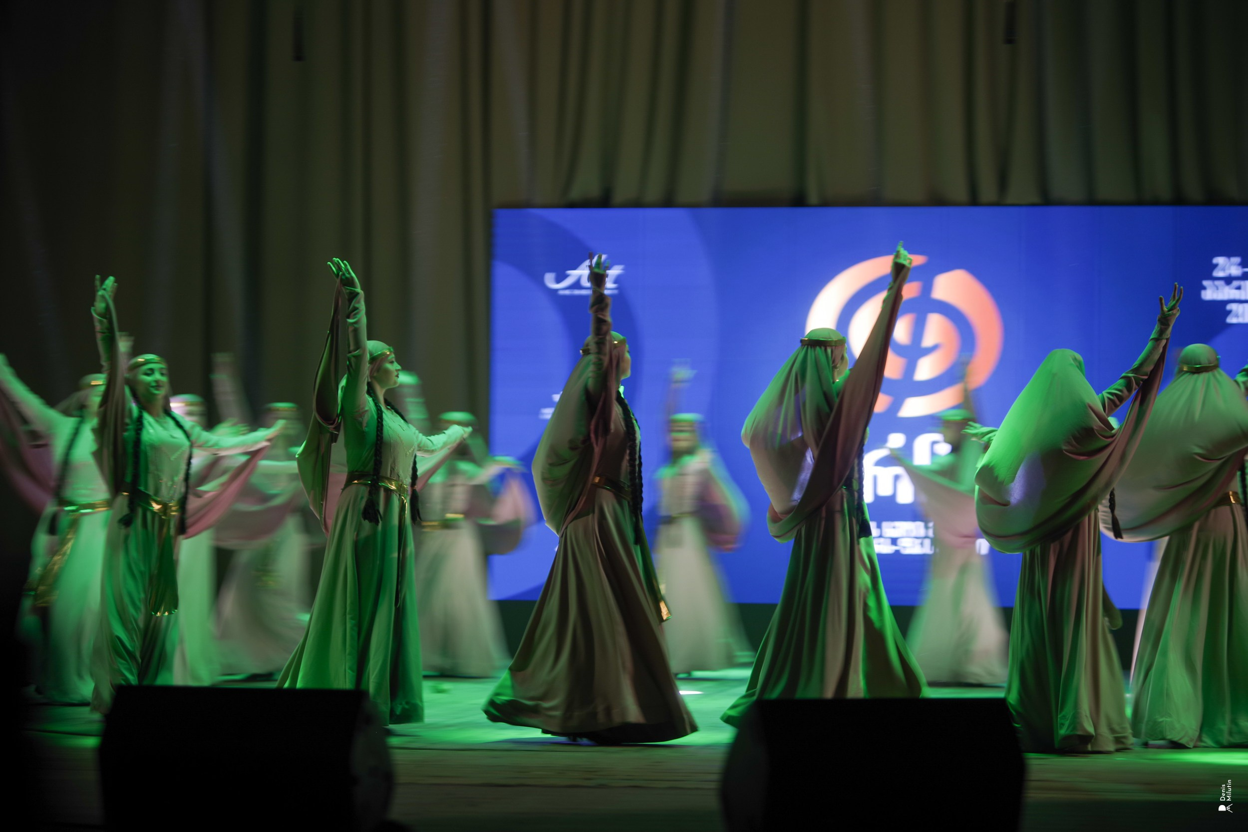 Танцы в Хоби. Портретный фотограф Денис Милютин