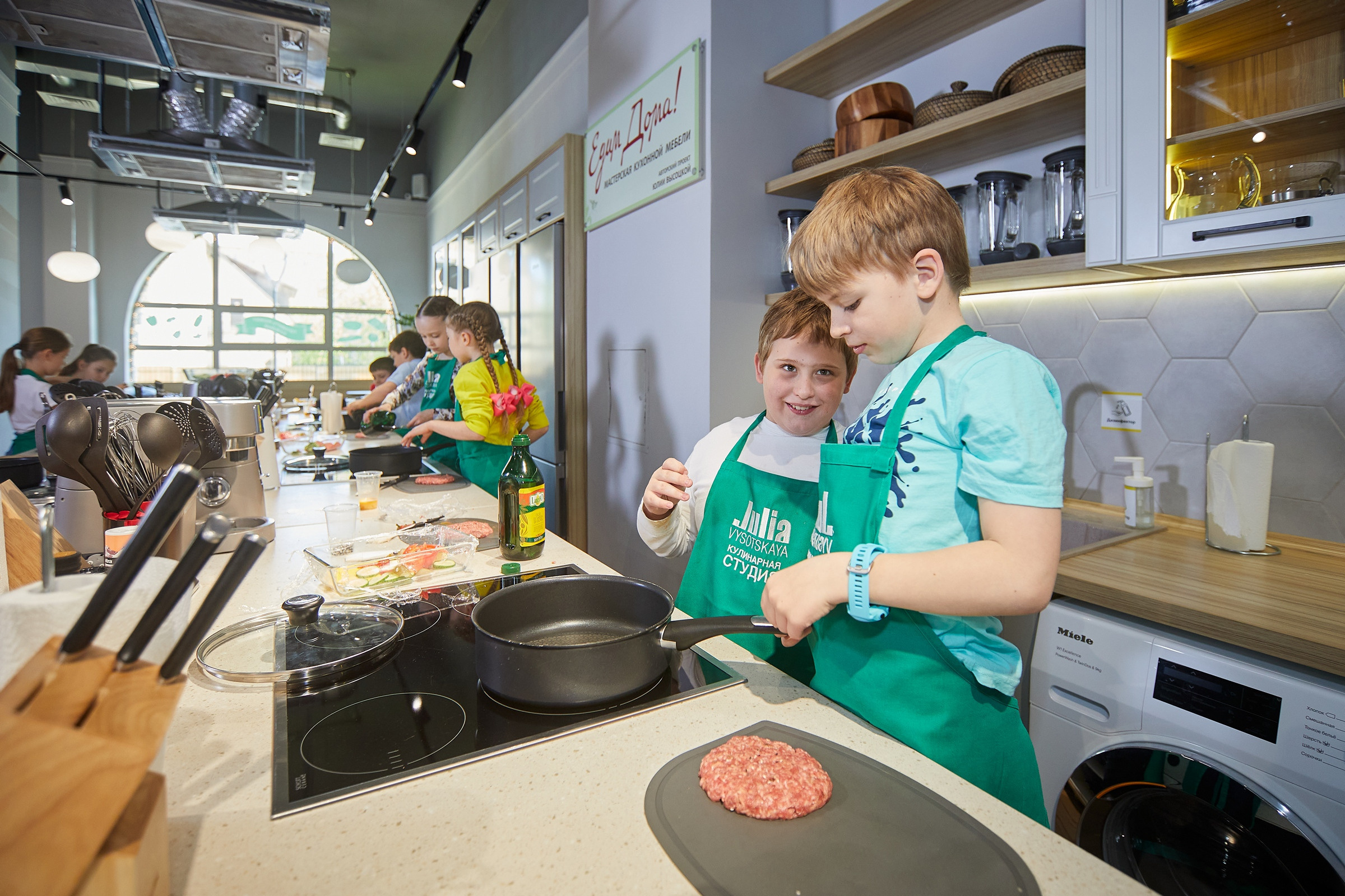Ване 9 лет. Александр Осин — корпоративный и семейный фотограф в Москве