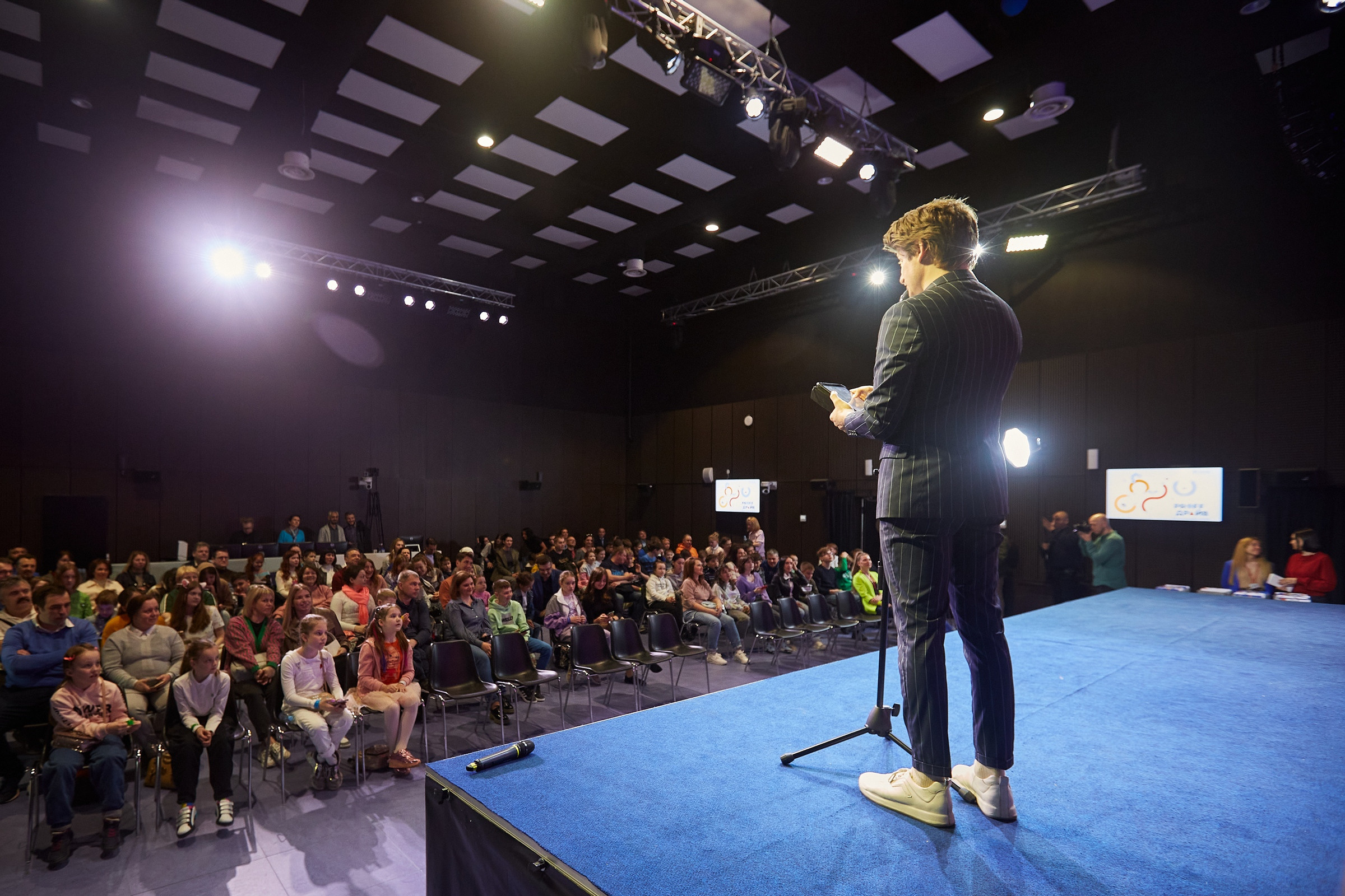 Новард PROFF в Технограде. Александр Осин — корпоративный и семейный фотограф в Москве