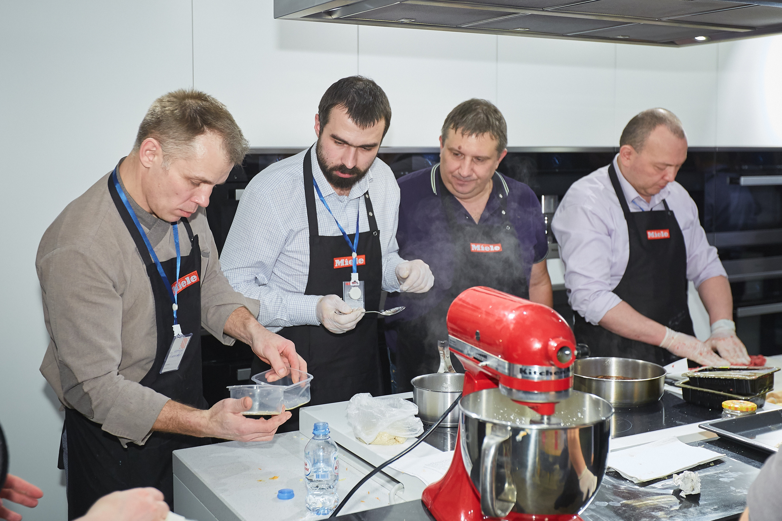 Готовим вместе с Miele. Александр Осин — корпоративный и семейный фотограф в Москве