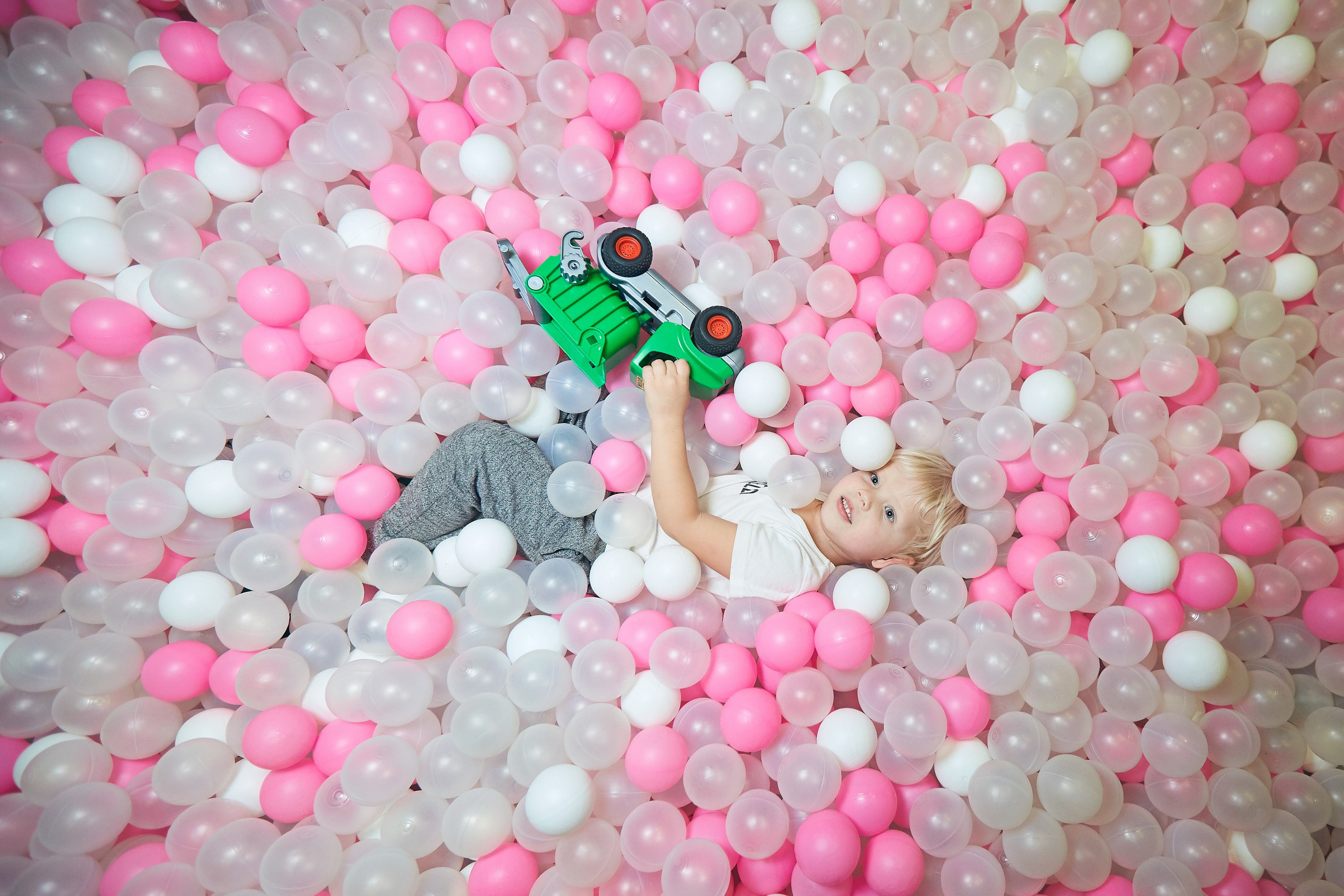 Андерсон ВВЦ 1 годик. Александр Осин — корпоративный и семейный фотограф в Москве