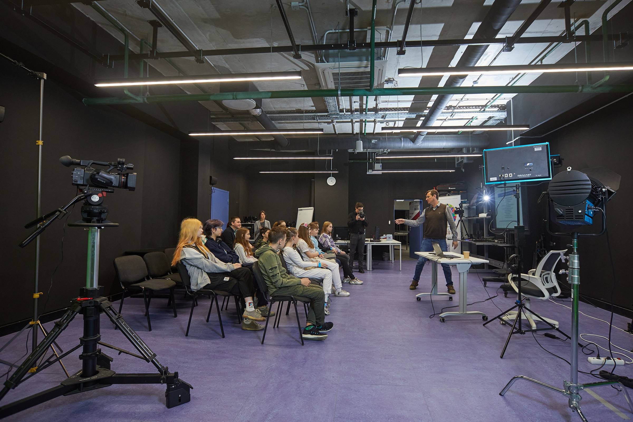 Новард PROFF в Технограде. Александр Осин — корпоративный и семейный фотограф в Москве