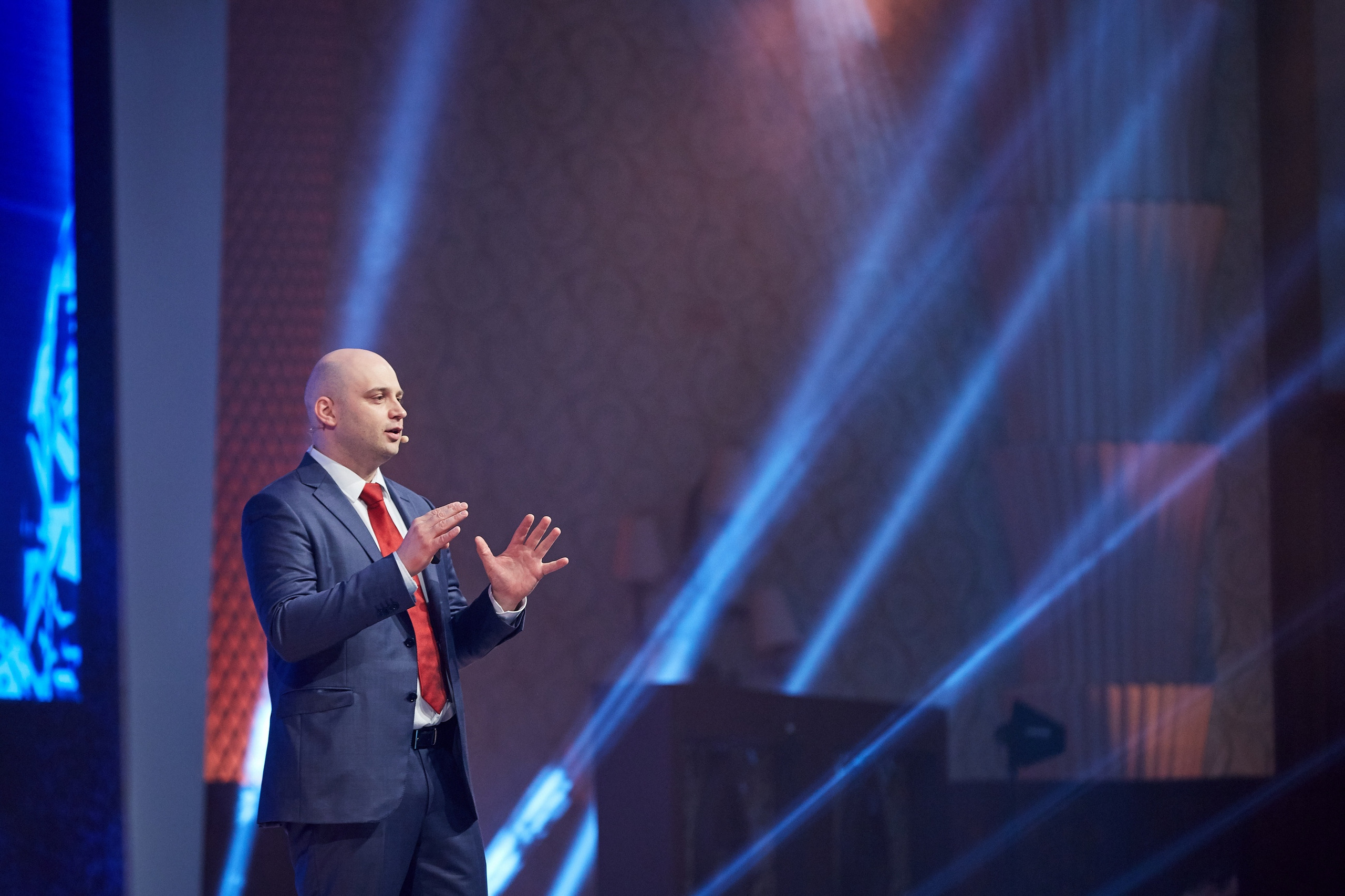 Александр Осин — корпоративный и семейный фотограф в Москве