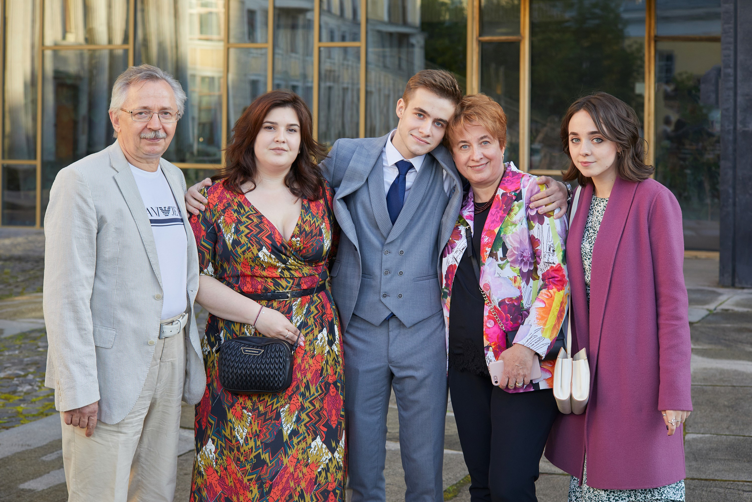 Выпускники Гимназии им Капцовых. Александр Осин — корпоративный и семейный фотограф в Москве