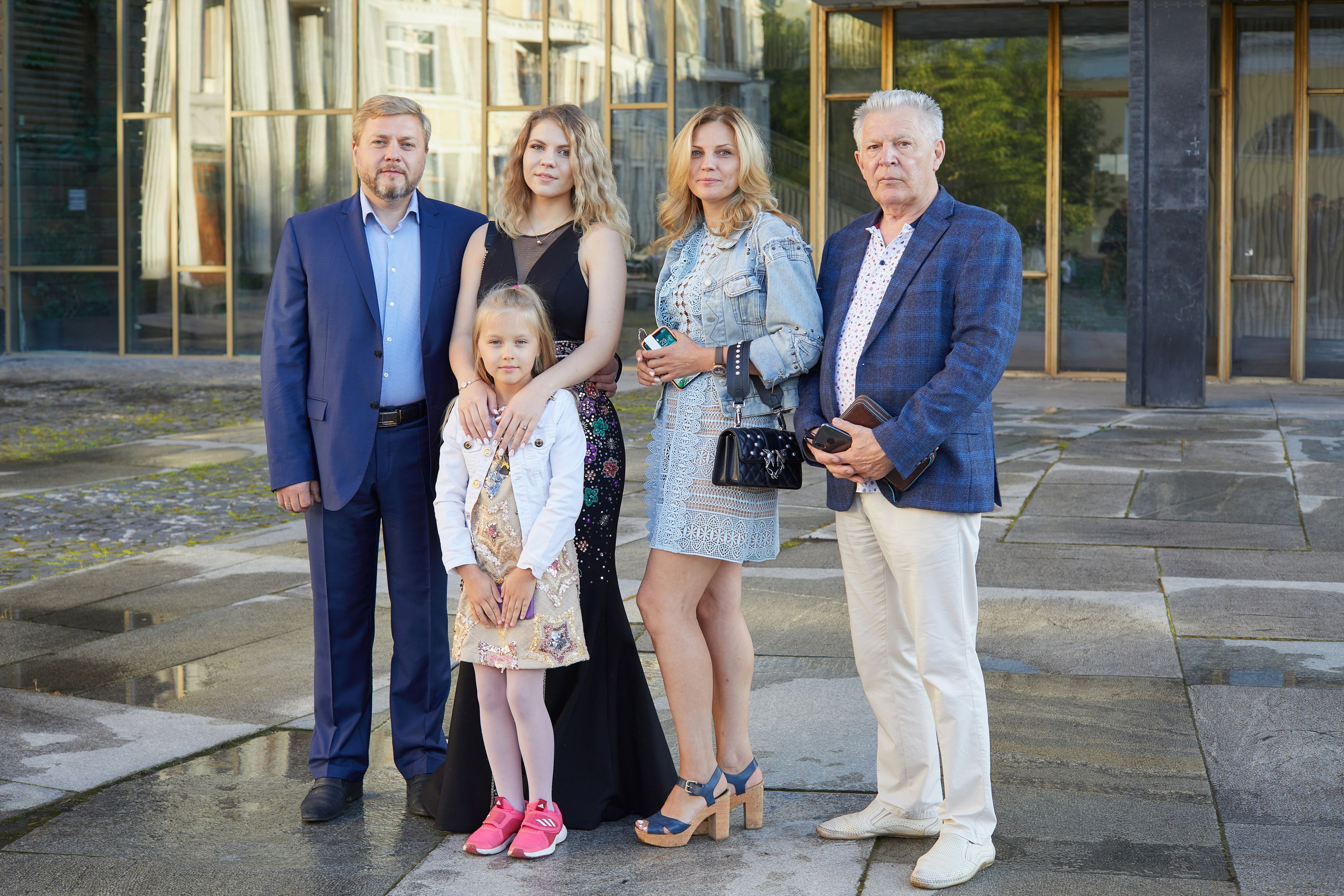 Выпускники Гимназии им Капцовых. Александр Осин — корпоративный и семейный фотограф в Москве