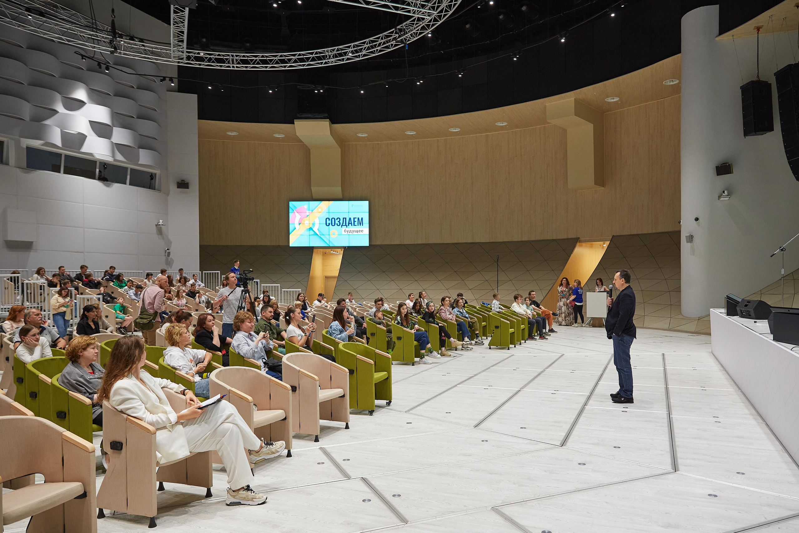 СКОЛКОВО. Александр Осин — корпоративный и семейный фотограф в Москве