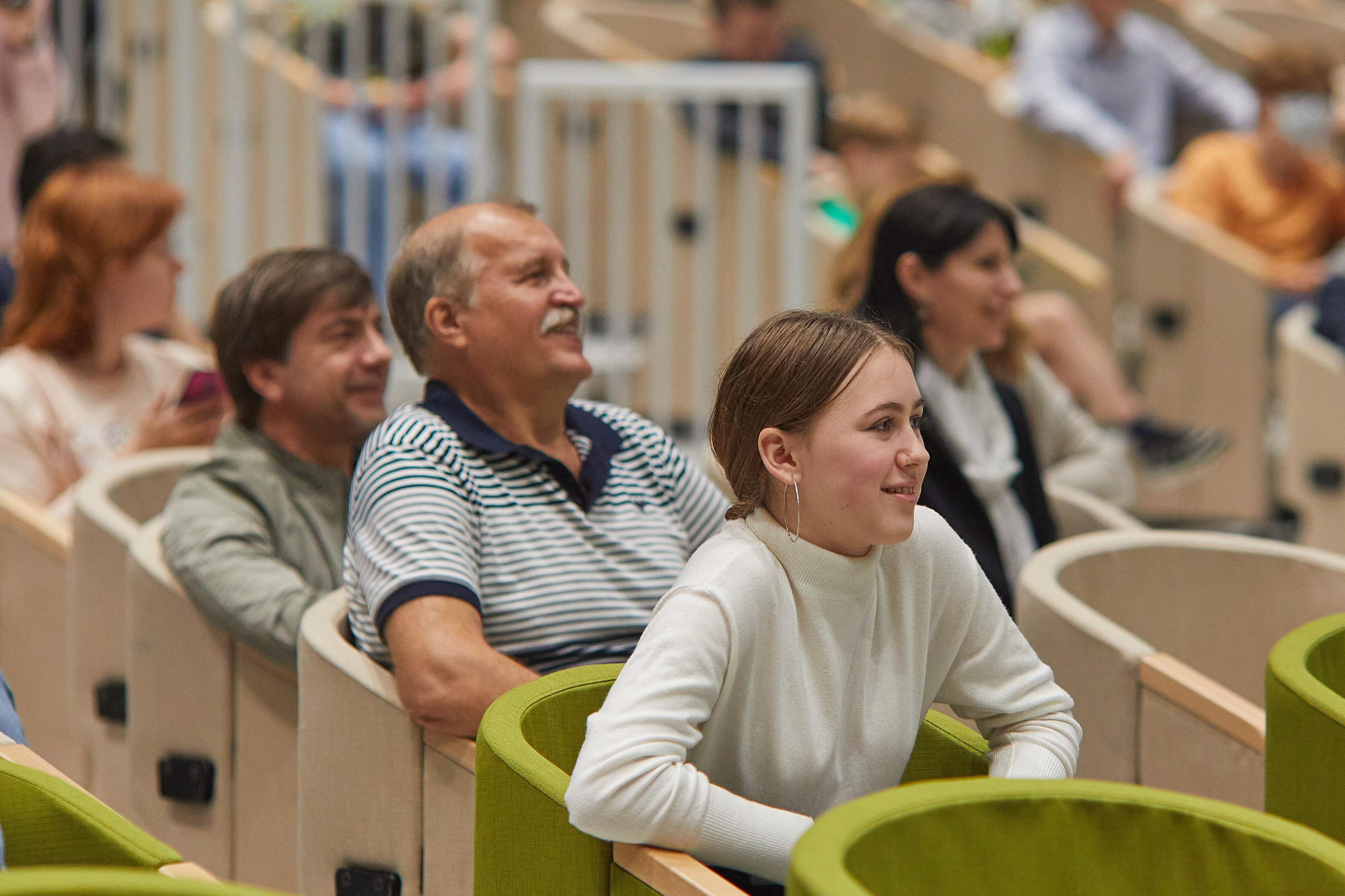 СКОЛКОВО. Александр Осин — корпоративный и семейный фотограф в Москве