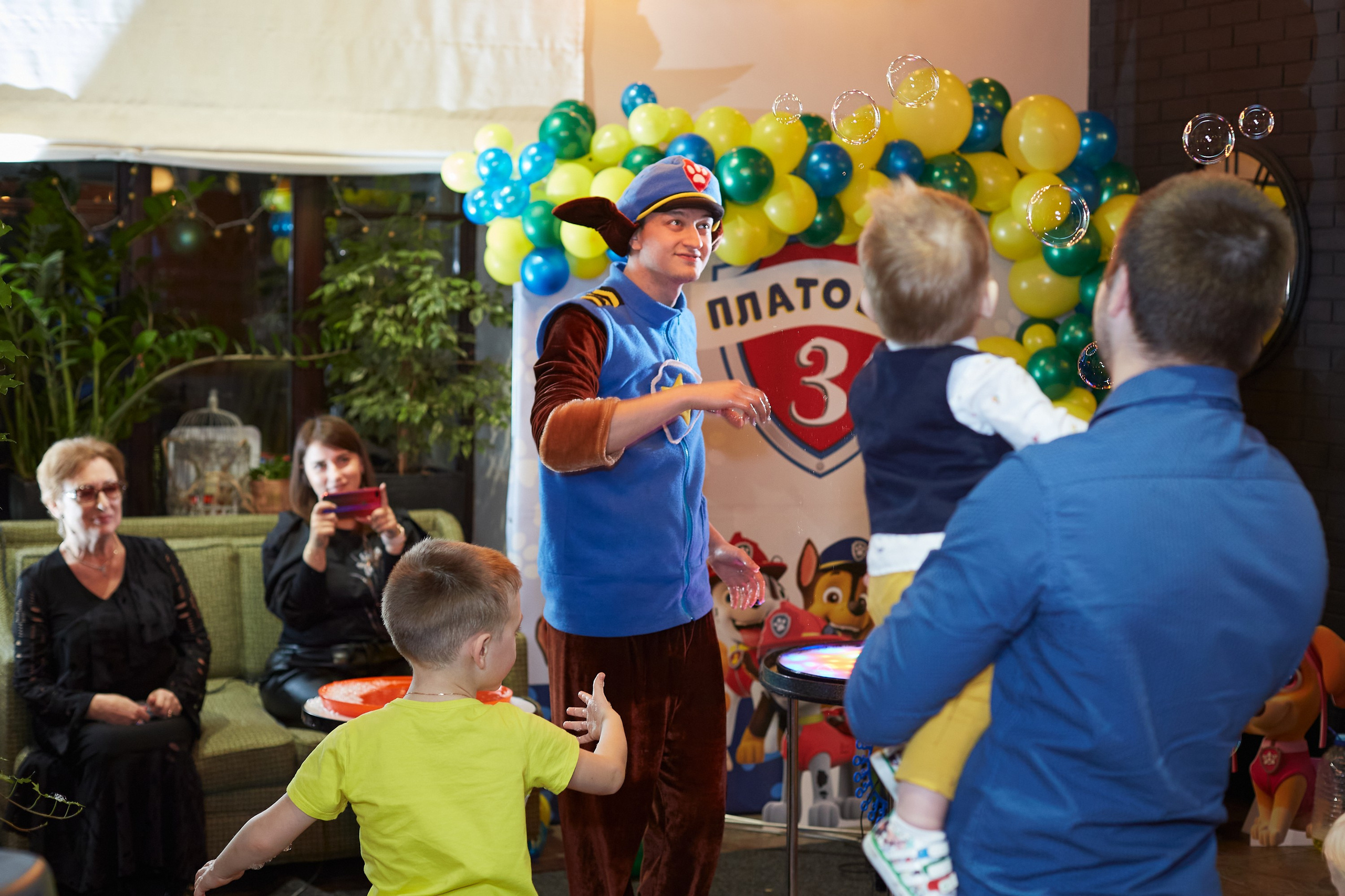 Платоше 3 года. Александр Осин — корпоративный и семейный фотограф в Москве