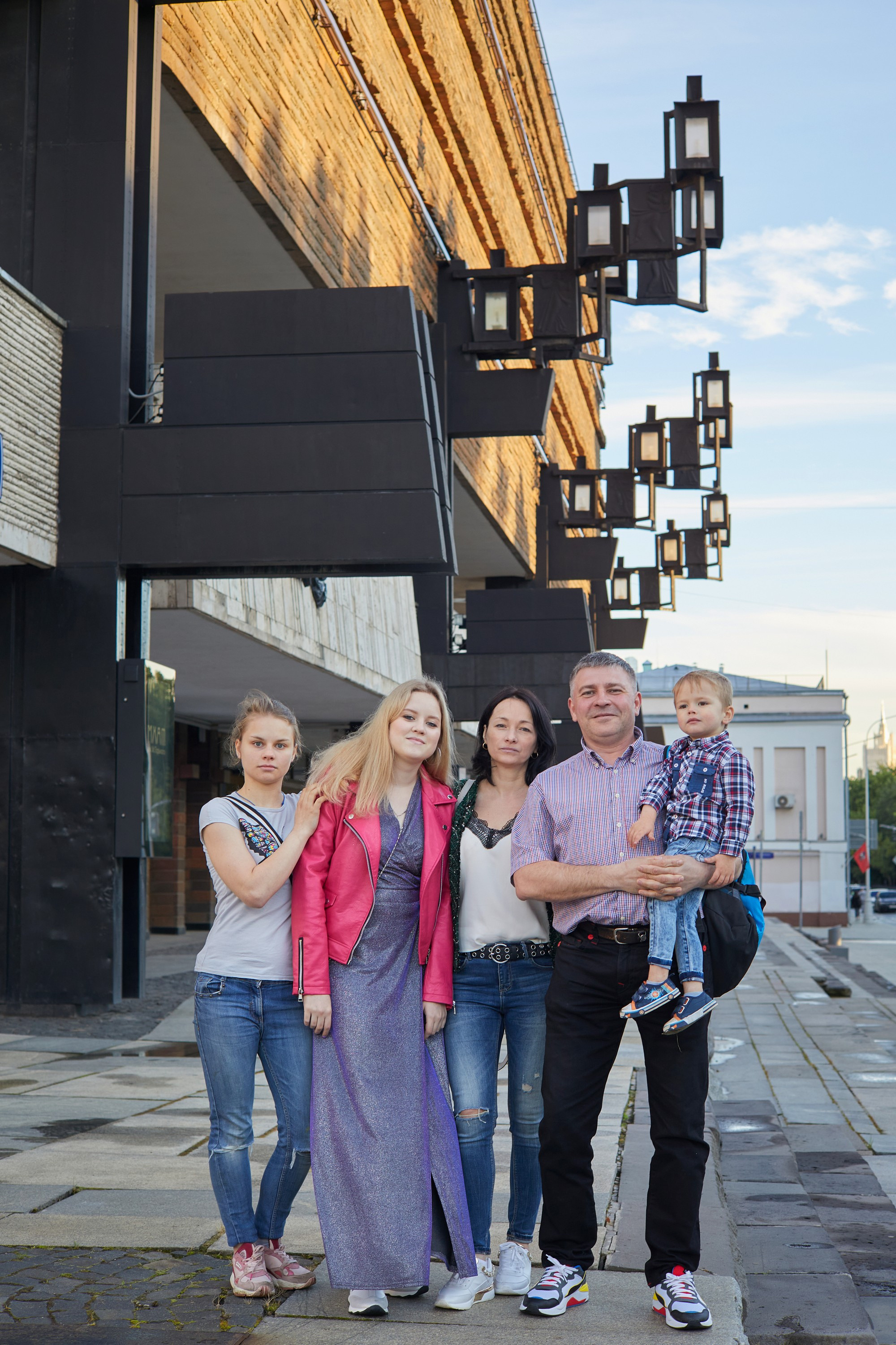 Выпускники Гимназии им Капцовых. Александр Осин — корпоративный и семейный фотограф в Москве