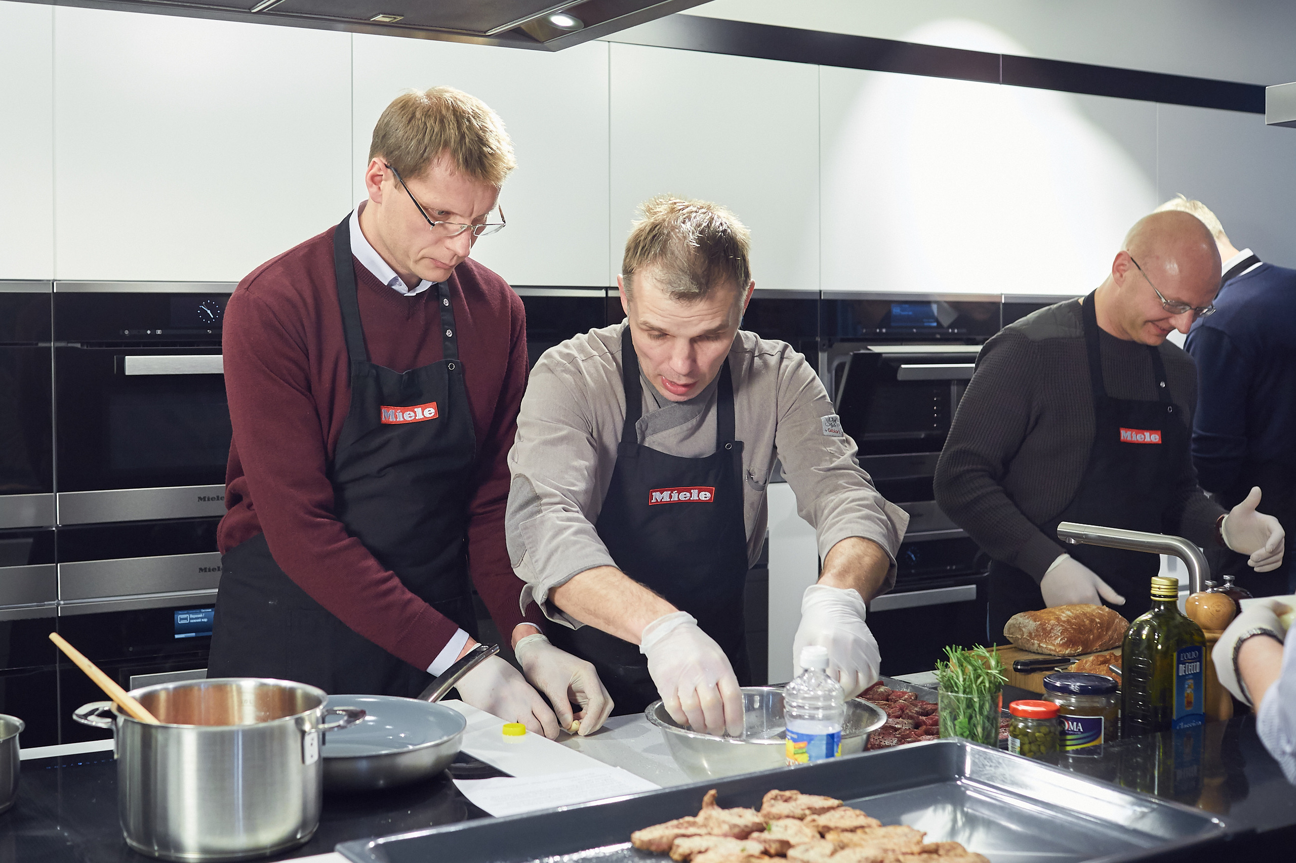 Гастроужин с Miele. Александр Осин — корпоративный и семейный фотограф в Москве