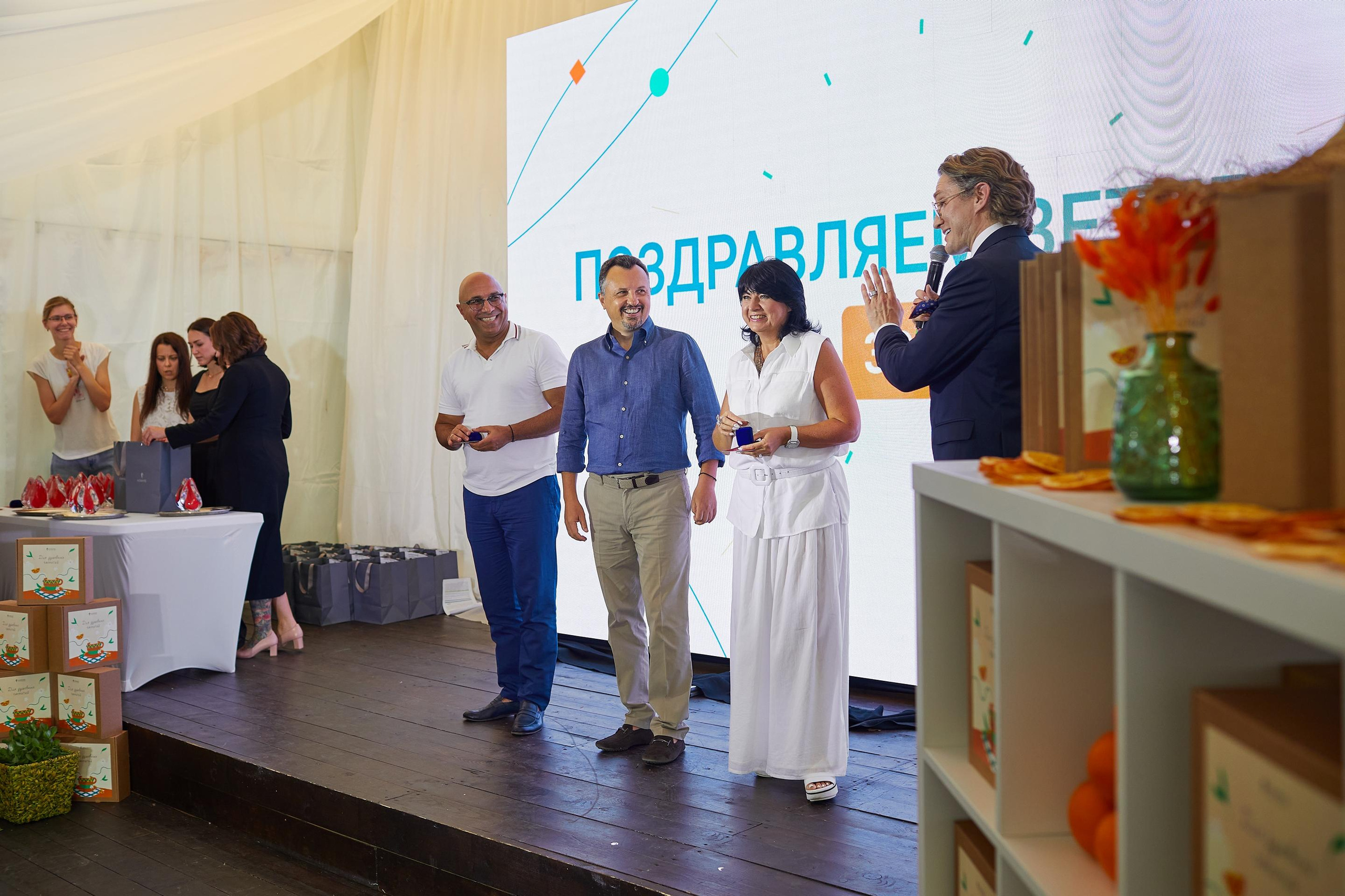 День Рождения компании. Александр Осин — корпоративный и семейный фотограф в Москве