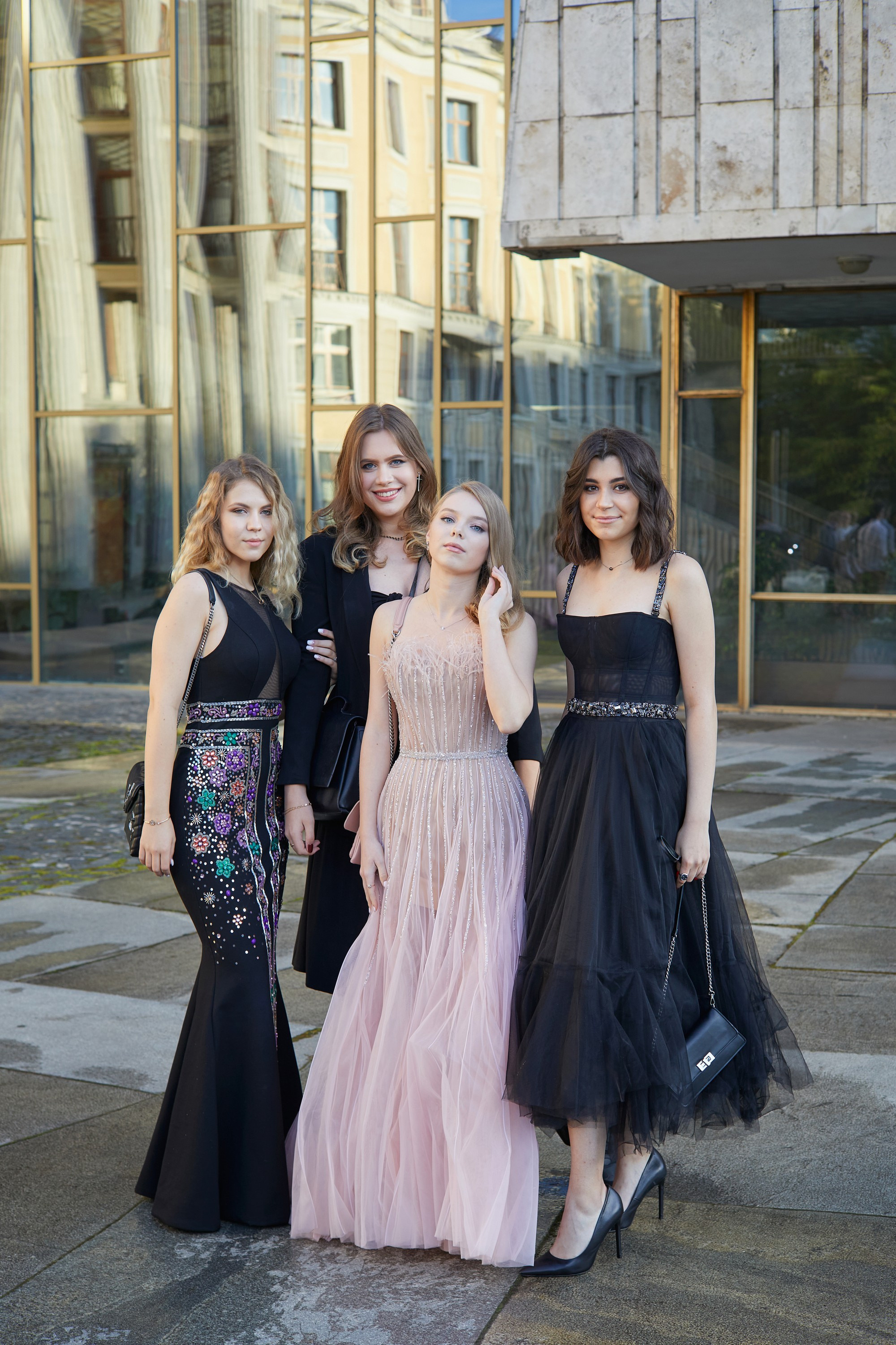 Выпускники Гимназии им Капцовых. Александр Осин — корпоративный и семейный фотограф в Москве