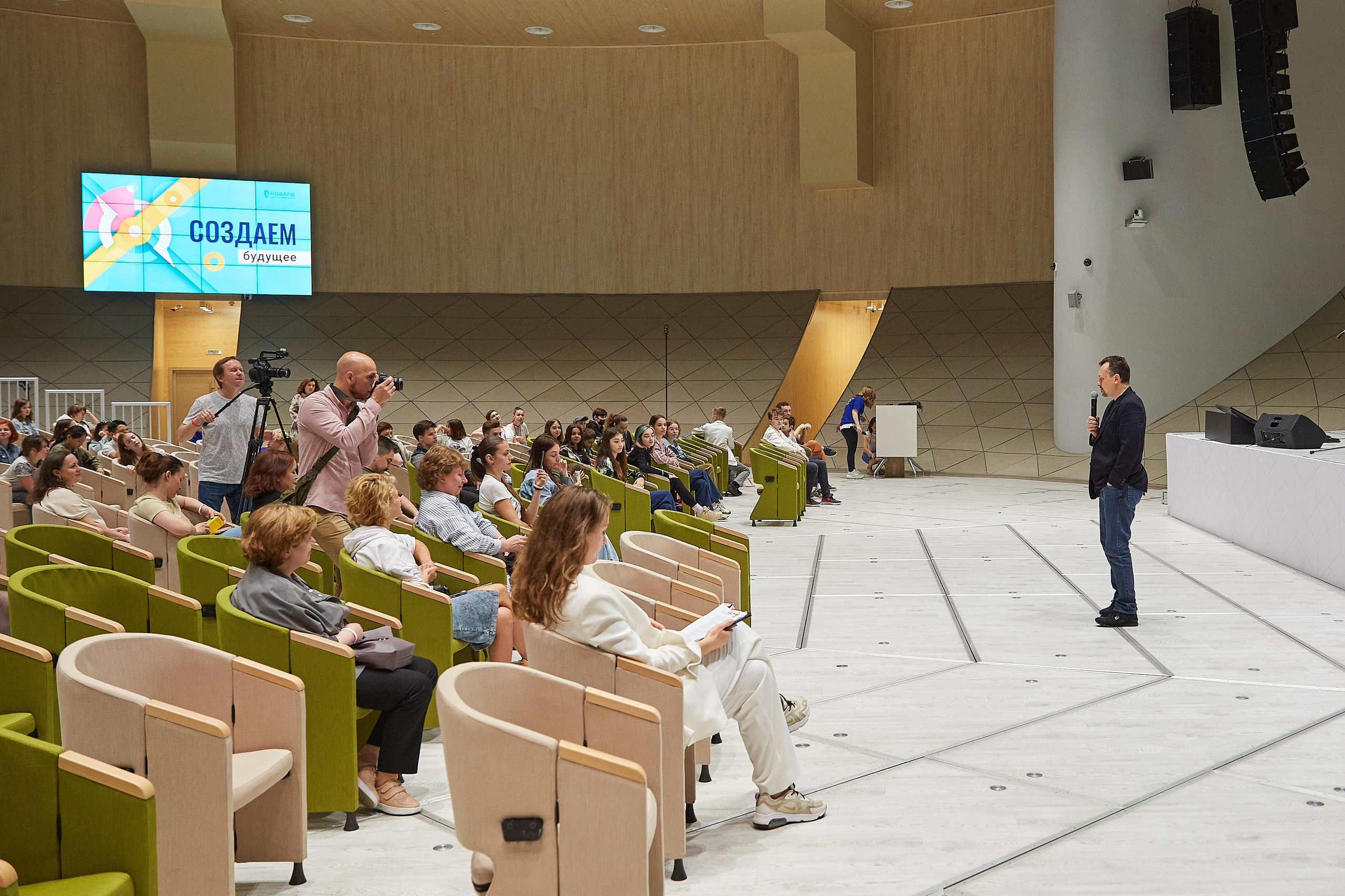 СКОЛКОВО. Александр Осин — корпоративный и семейный фотограф в Москве