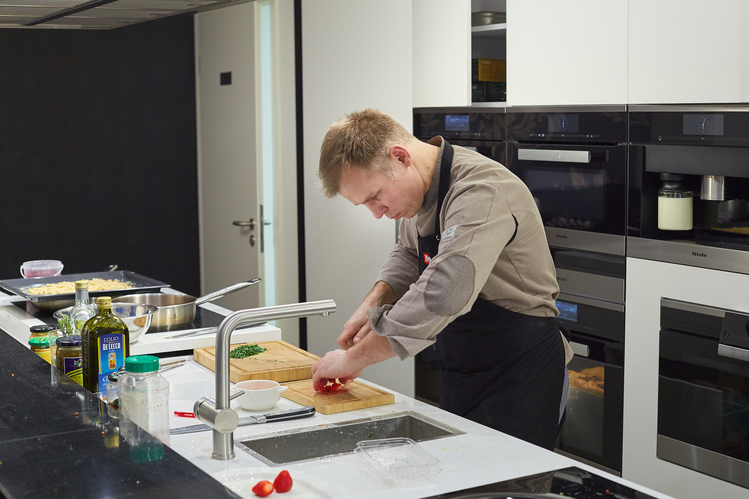 Готовим вместе с Miele. Александр Осин — корпоративный и семейный фотограф в Москве