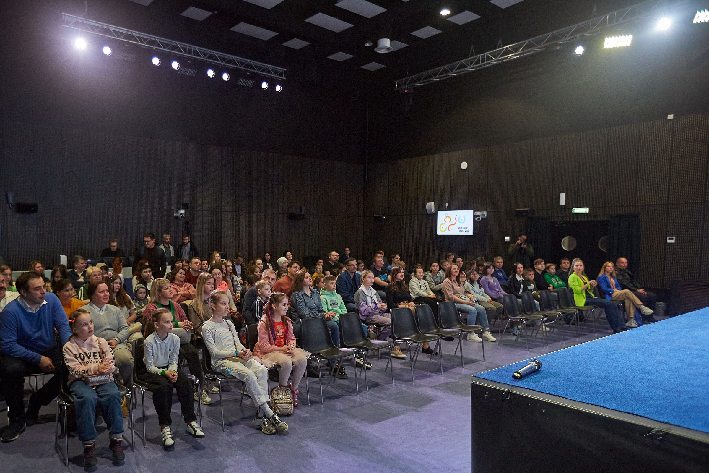Новард PROFF в Технограде. Александр Осин — корпоративный и семейный фотограф в Москве