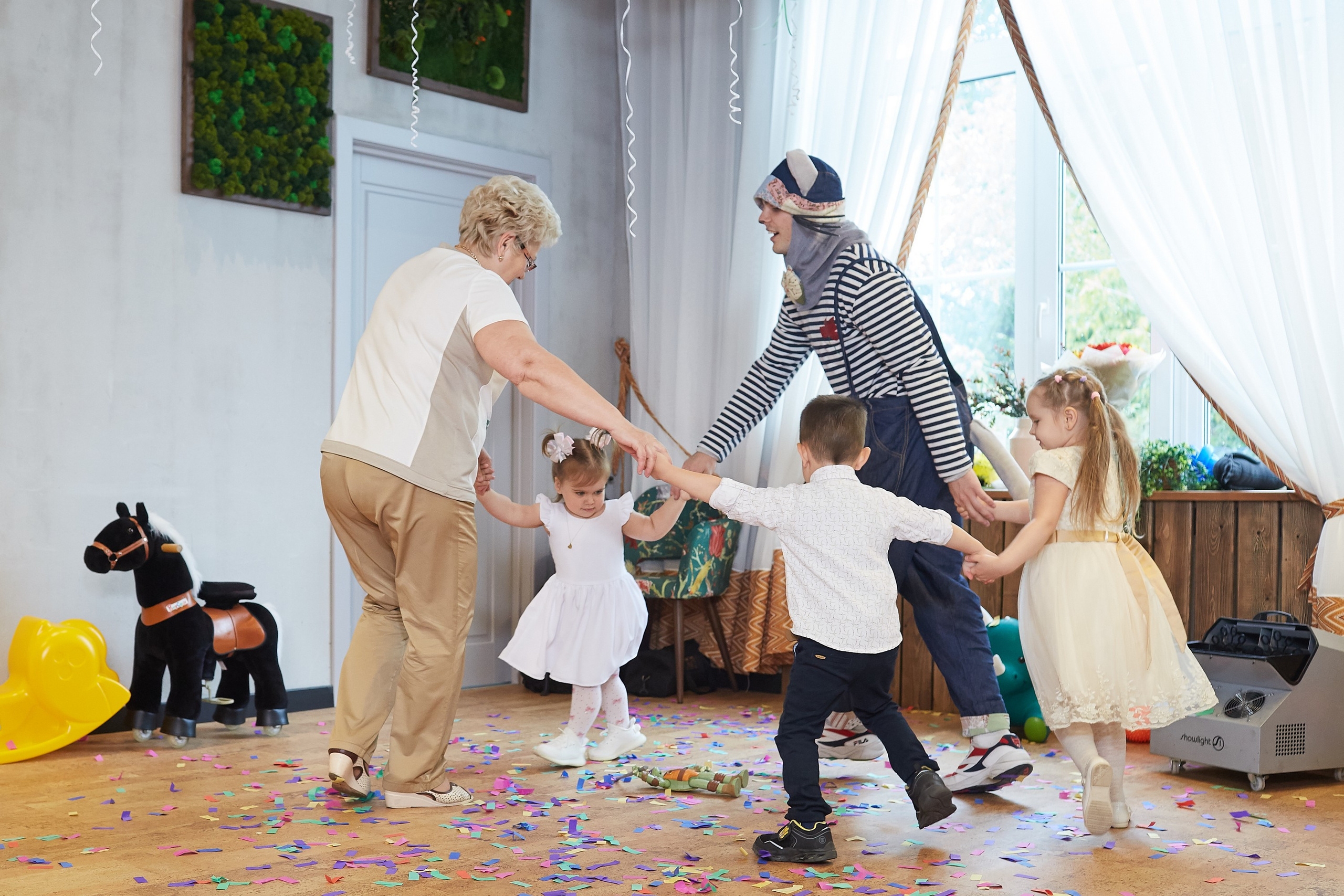 Алисе 2 годика Андерсон. Александр Осин — корпоративный и семейный фотограф в Москве