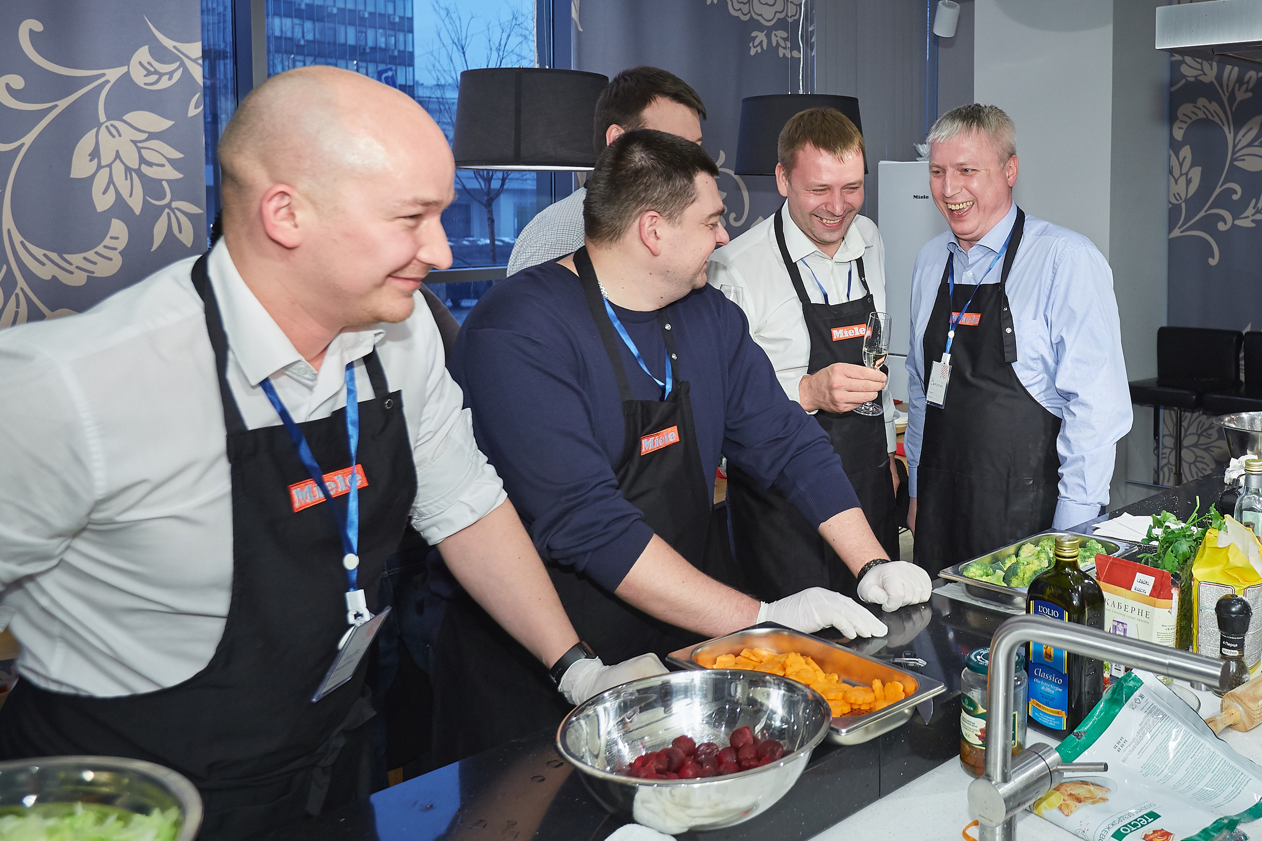 Готовим вместе с Miele. Александр Осин — корпоративный и семейный фотограф в Москве