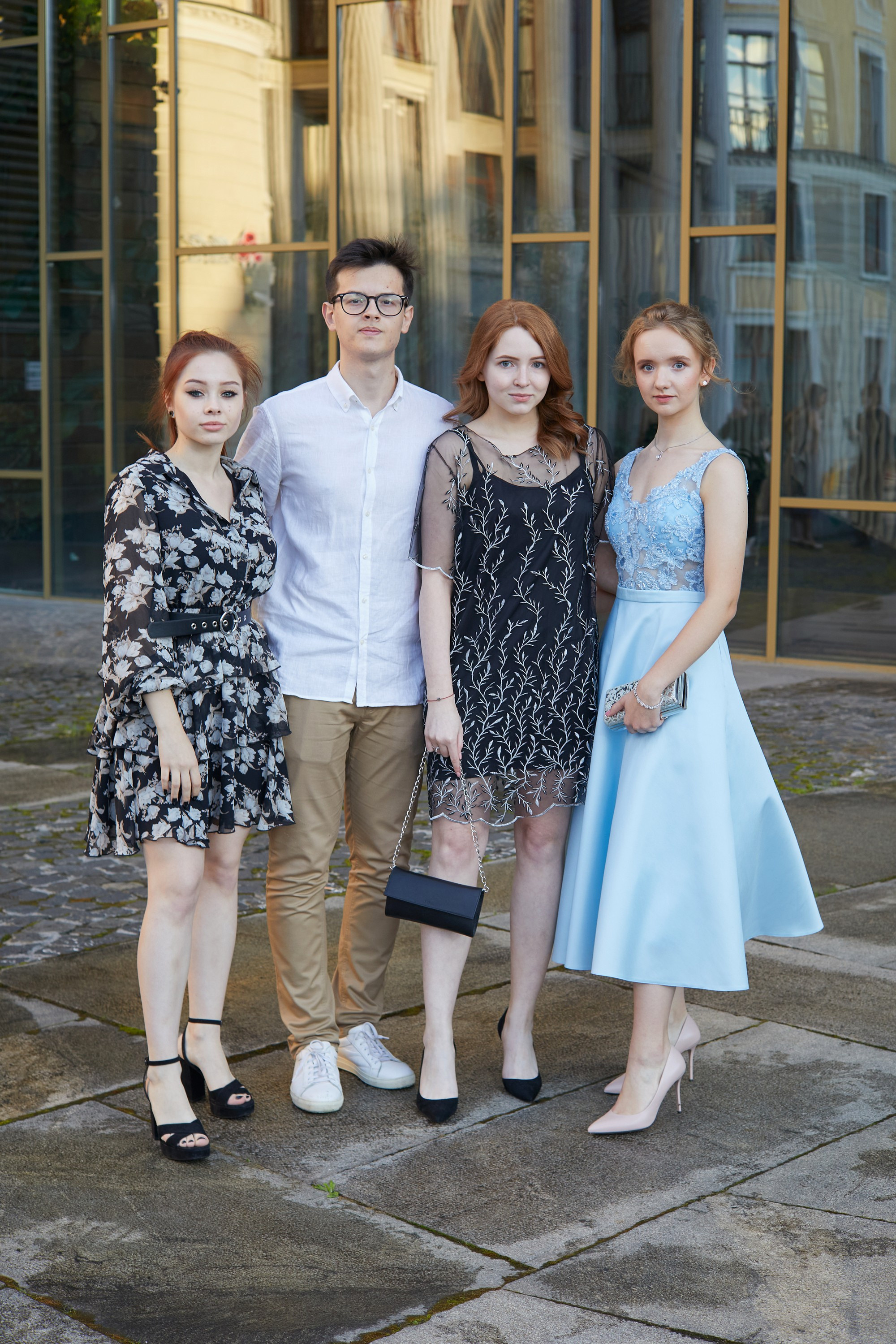 Выпускники Гимназии им Капцовых. Александр Осин — корпоративный и семейный фотограф в Москве