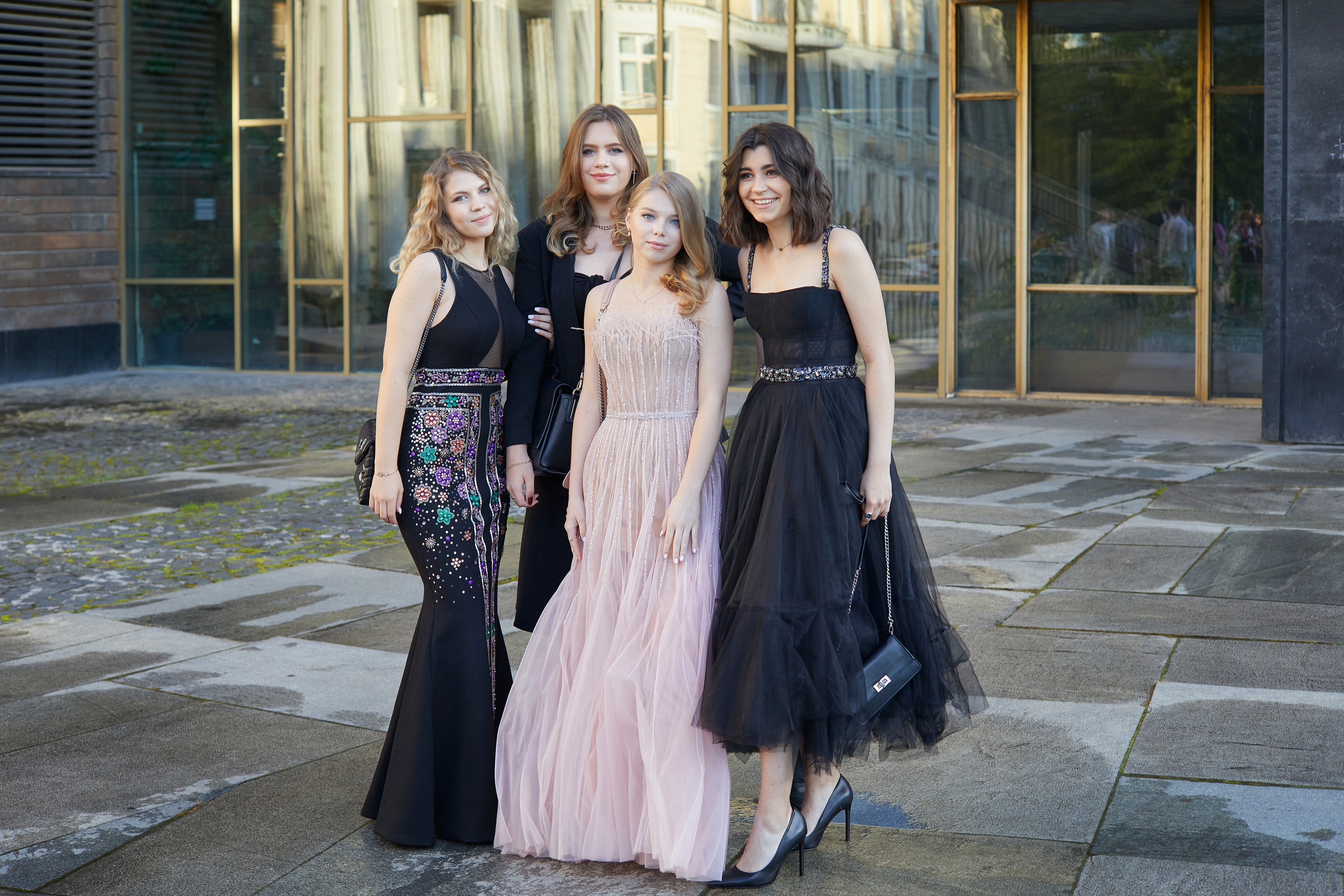 Выпускники Гимназии им Капцовых. Александр Осин — корпоративный и семейный фотограф в Москве