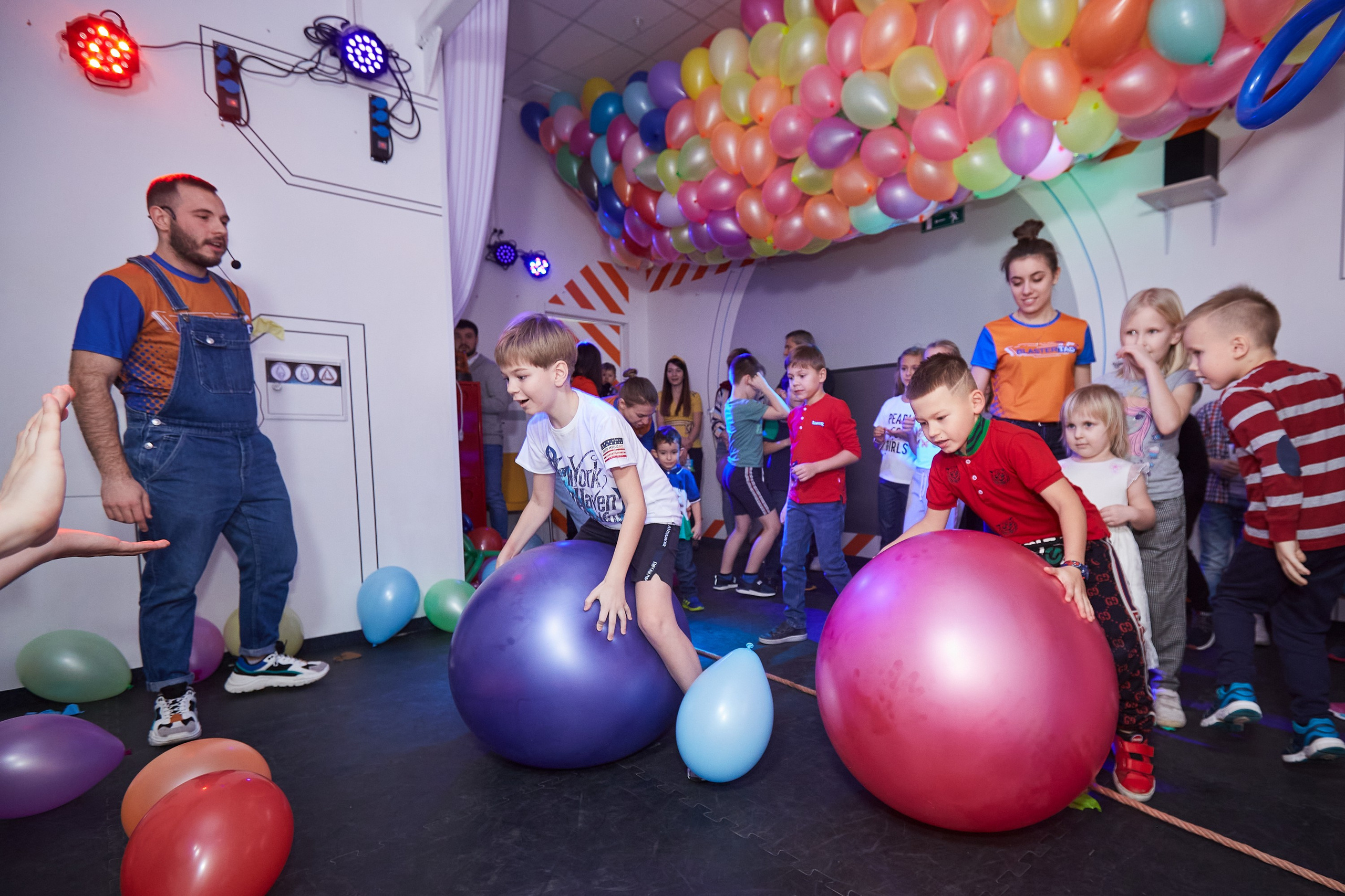 Отмечаем 8 лет в BlasterTag. Александр Осин — корпоративный и семейный фотограф в Москве