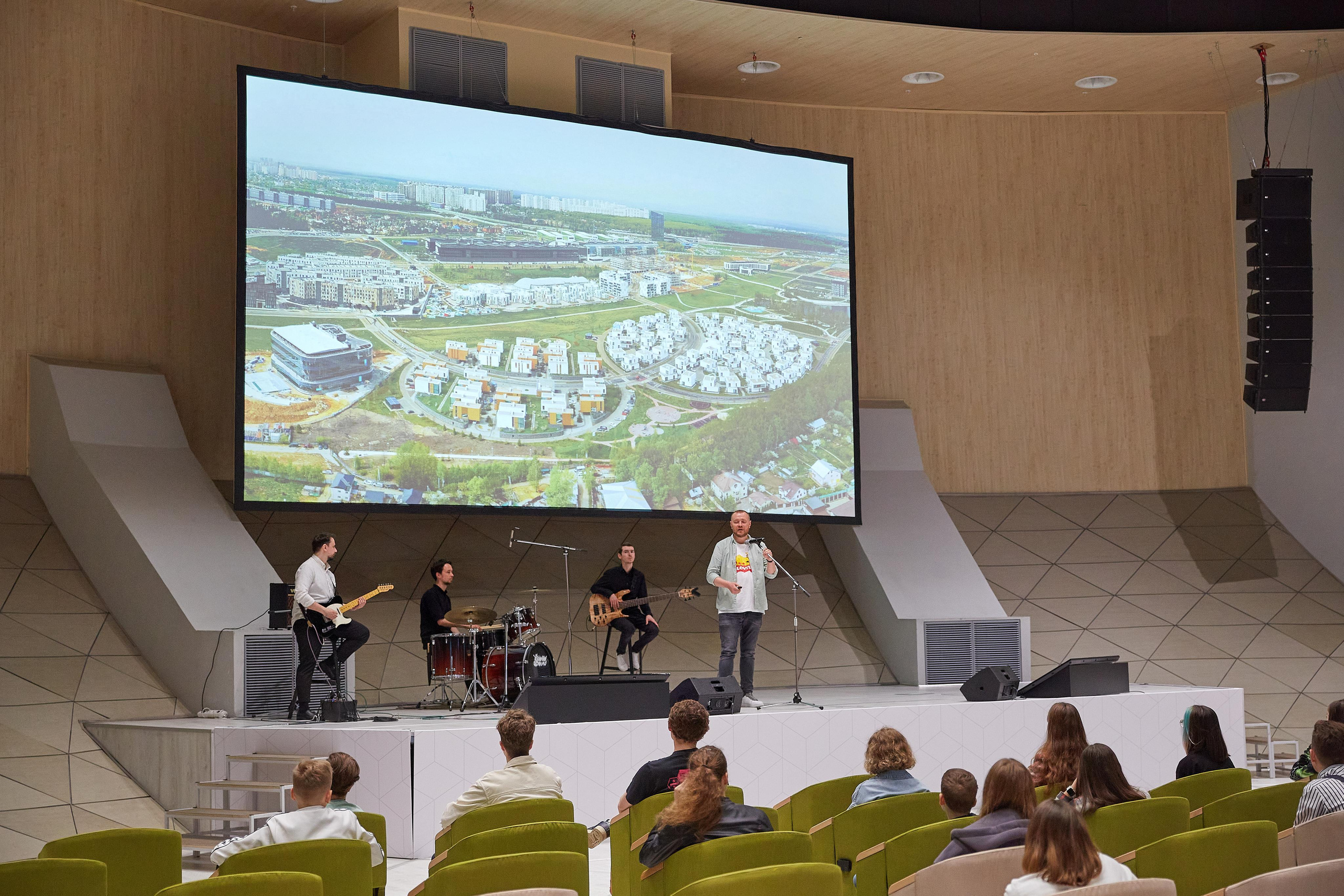 СКОЛКОВО. Александр Осин — корпоративный и семейный фотограф в Москве