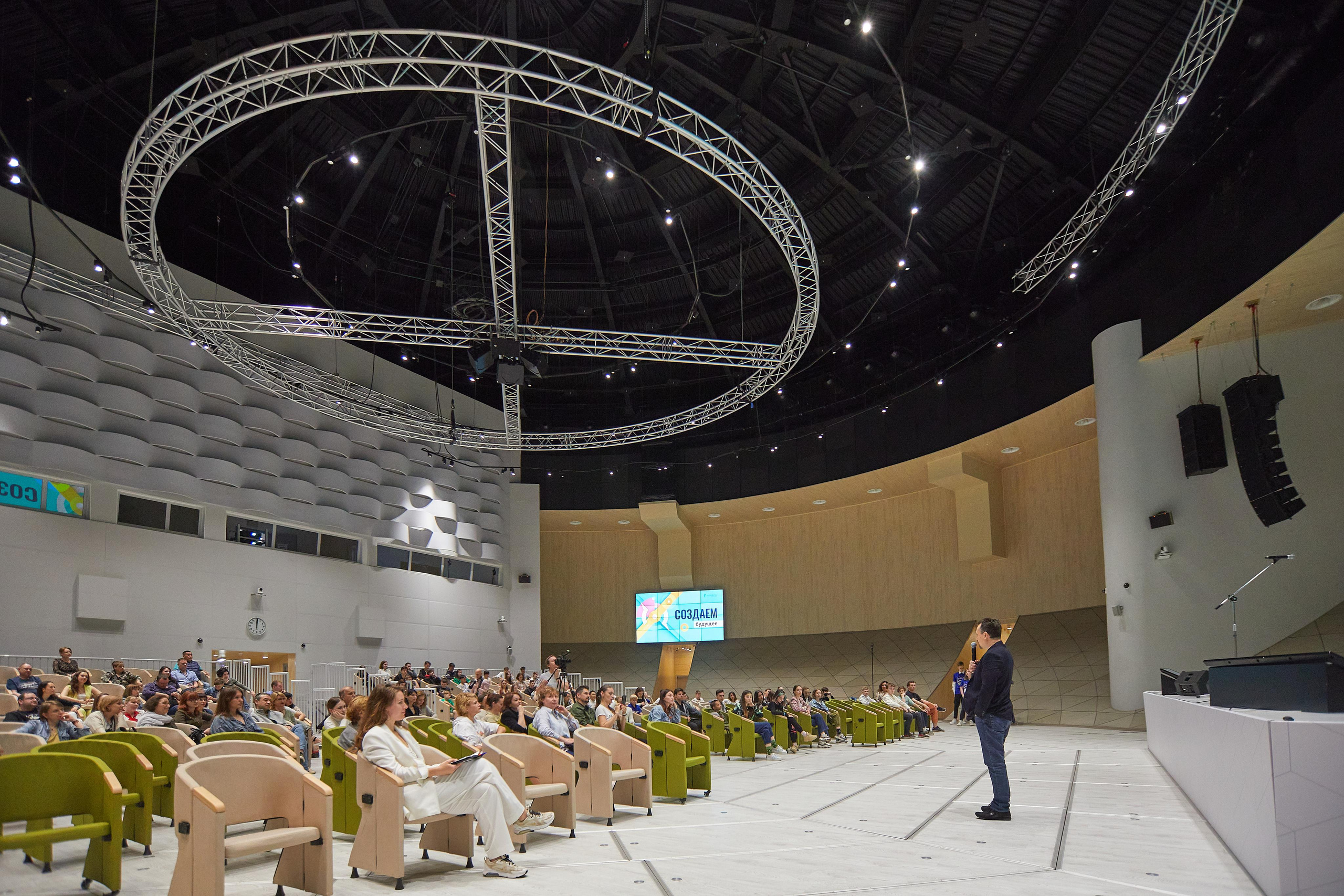 СКОЛКОВО. Александр Осин — корпоративный и семейный фотограф в Москве