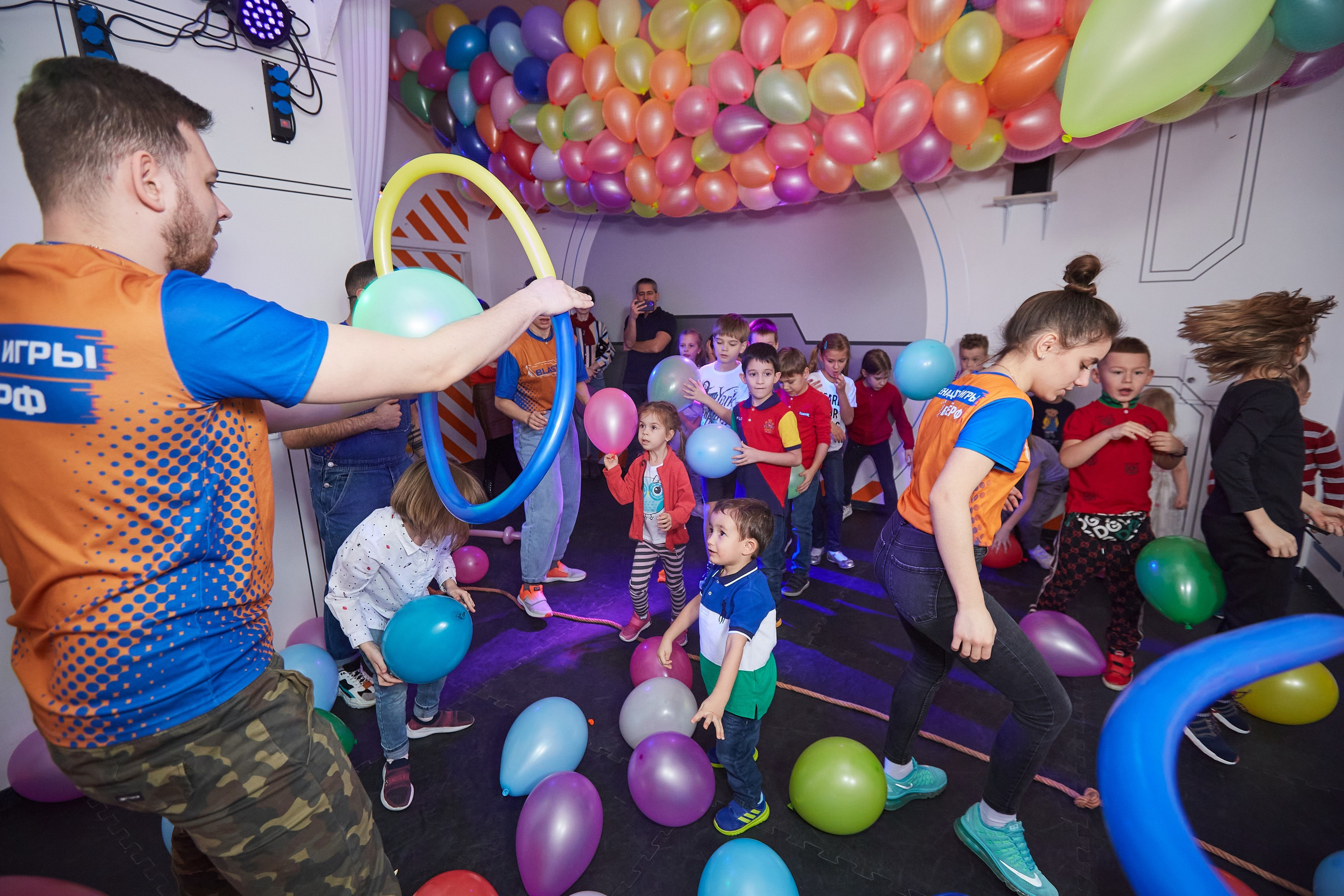 Отмечаем 8 лет в BlasterTag. Александр Осин — корпоративный и семейный фотограф в Москве