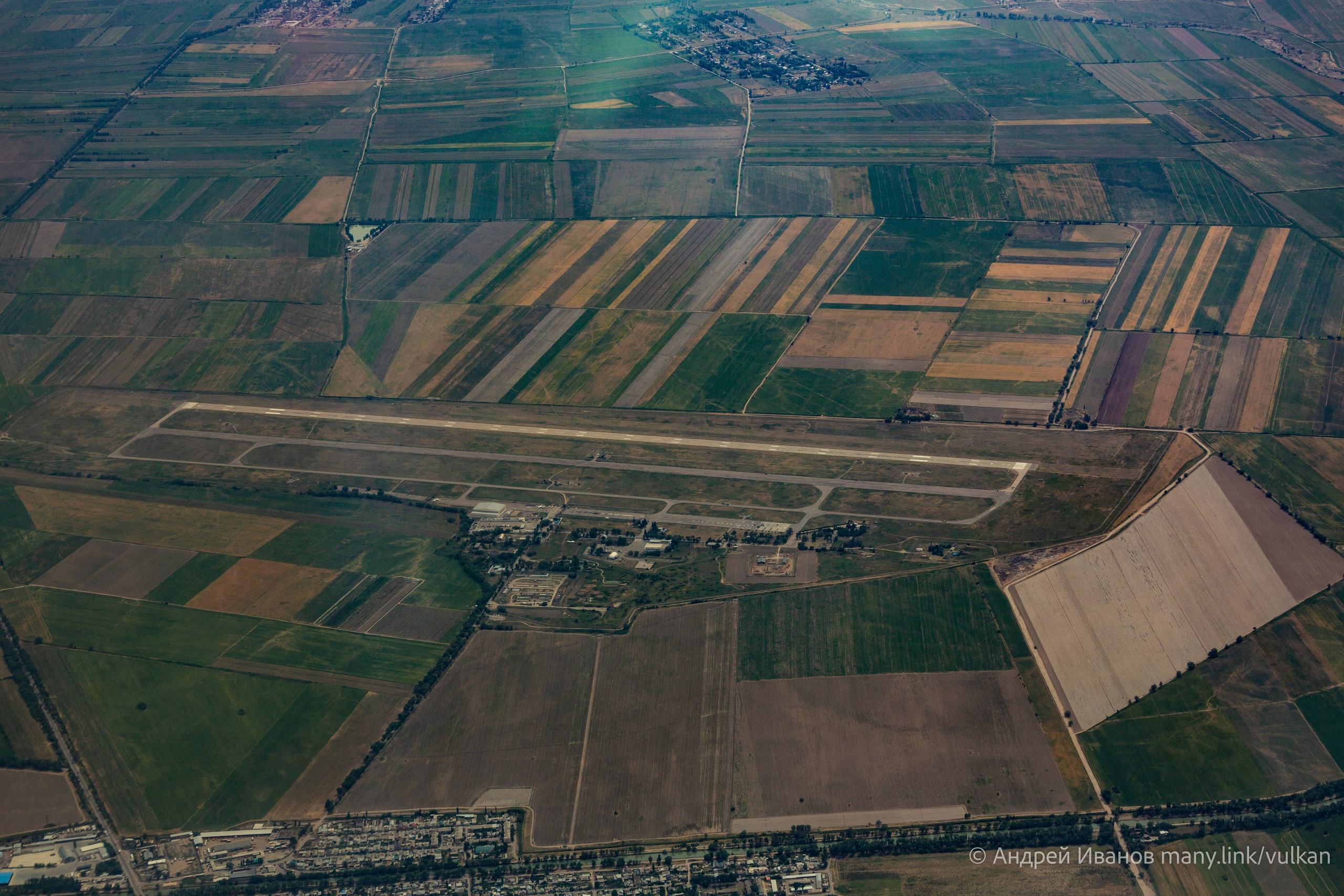 Полёт на Иссык-Куль — конференция Кругосветчиков (2025г). Фотоальбом показывающий увлекательный мир авиации и мир медведей Андрея Иванова