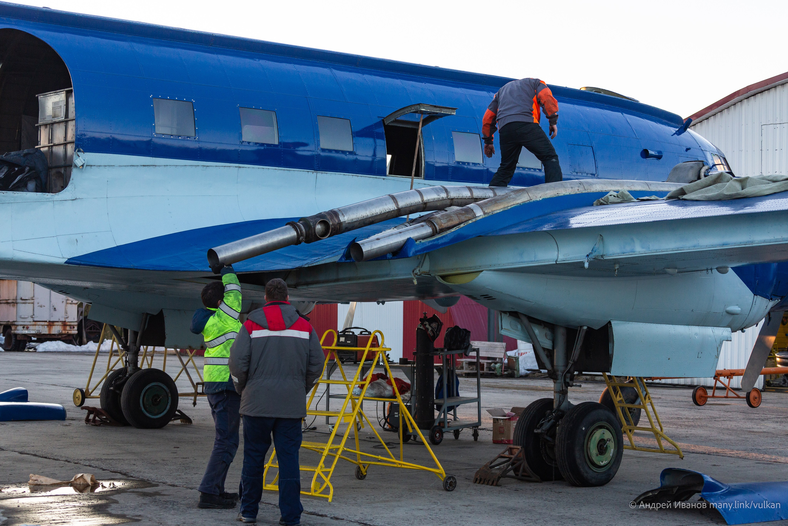Ил-14Т «Голубая Мечта» (2026 г.). Фотоальбом показывающий увлекательный мир авиации и мир медведей Андрея Иванова