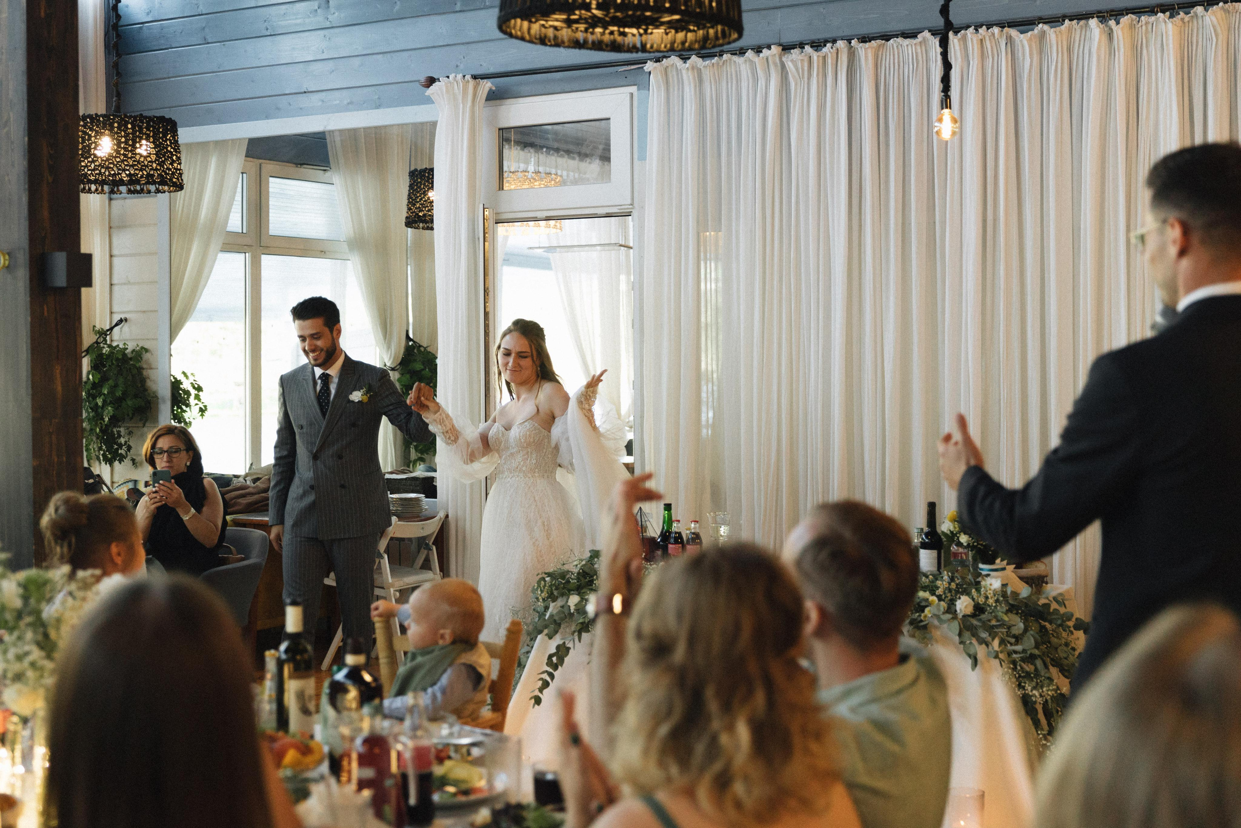 Касания и объятия прекрасное проявление любви. Свадебный фотограф в Москве Кристина Засухина