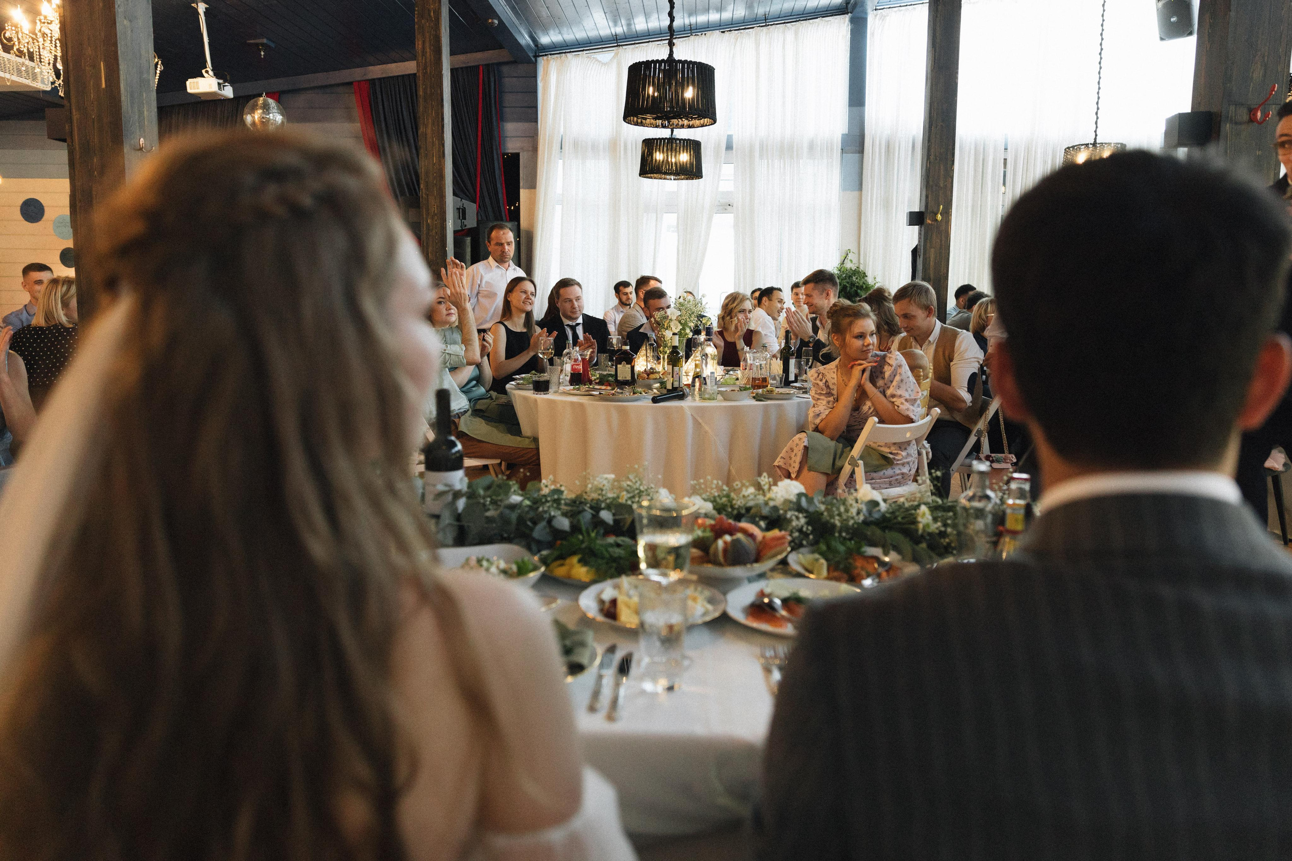 Касания и объятия прекрасное проявление любви. Свадебный фотограф в Москве Кристина Засухина