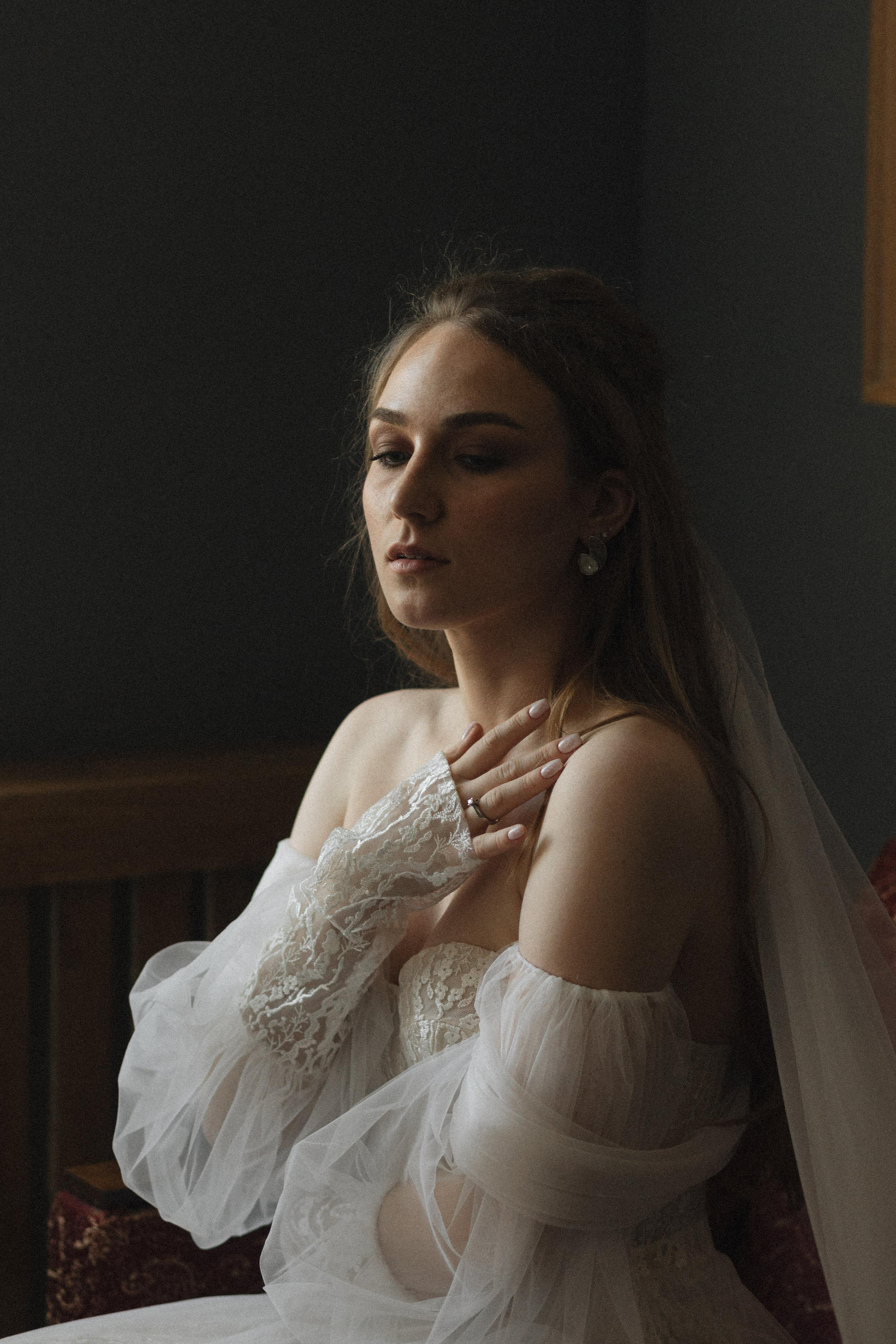 Касания и объятия прекрасное проявление любви. Свадебный фотограф в Москве Кристина Засухина