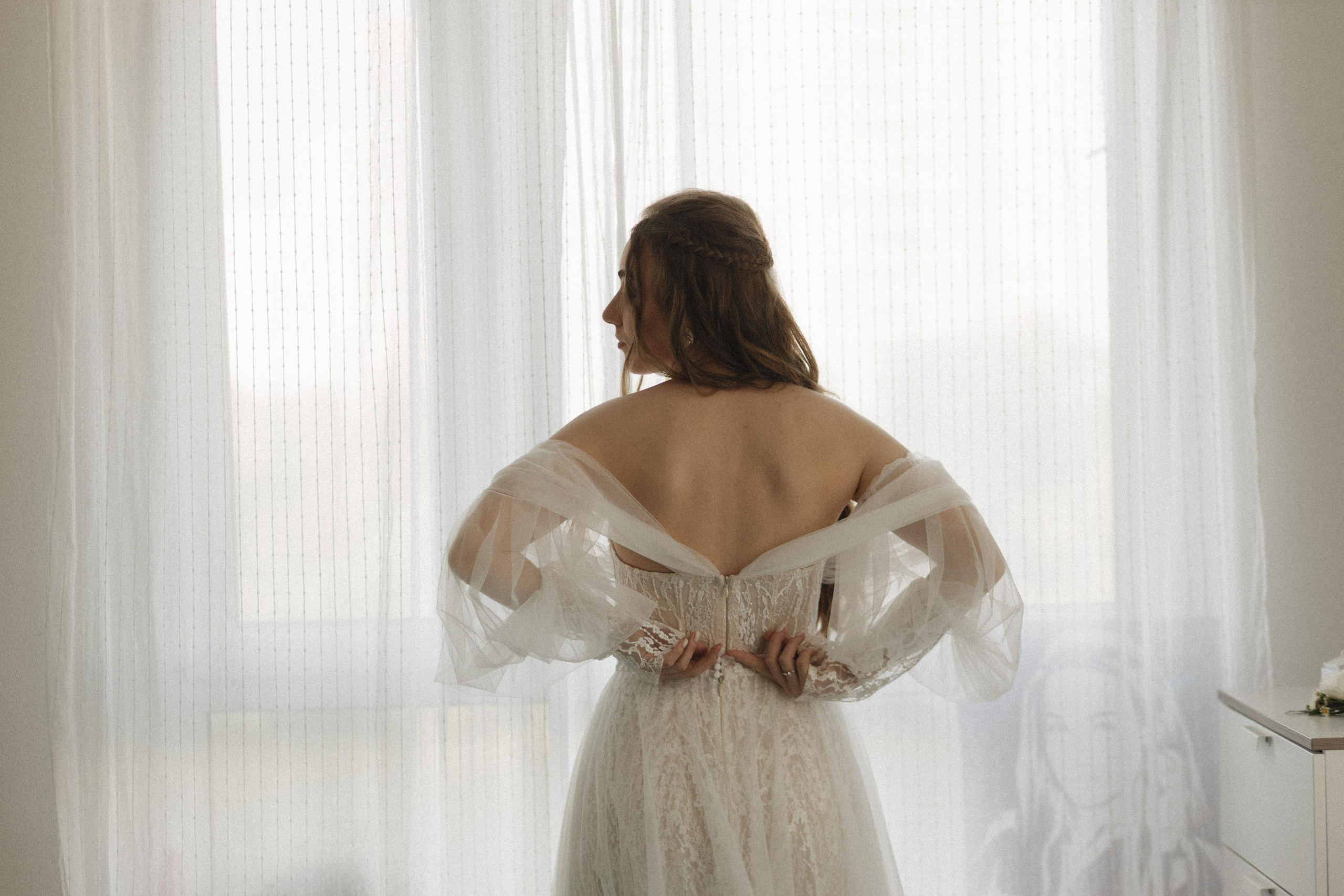 Касания и объятия прекрасное проявление любви. Свадебный фотограф в Москве Кристина Засухина