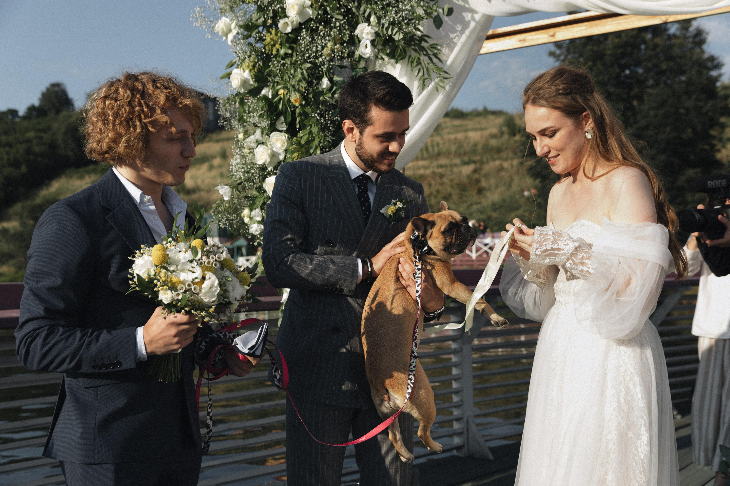 Касания и объятия прекрасное проявление любви. Свадебный фотограф в Москве Кристина Засухина