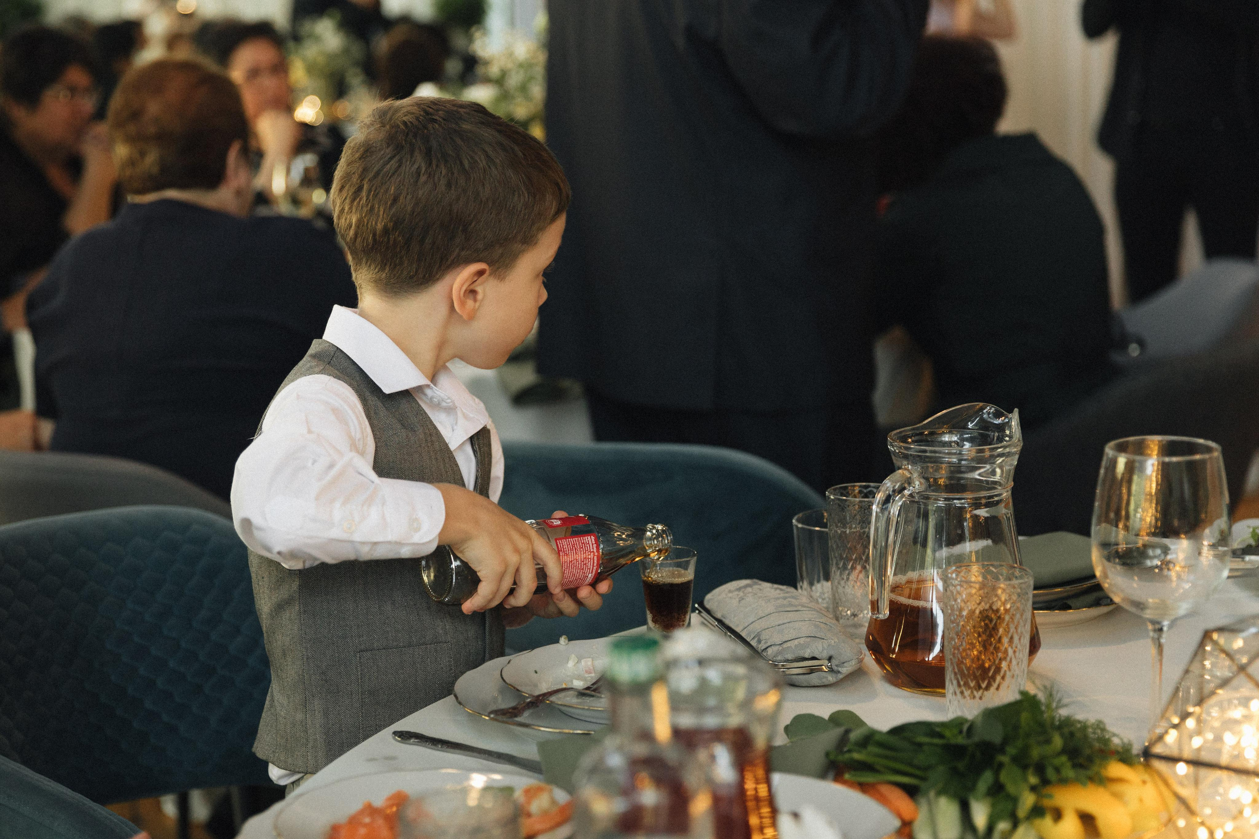 Касания и объятия прекрасное проявление любви. Свадебный фотограф в Москве Кристина Засухина
