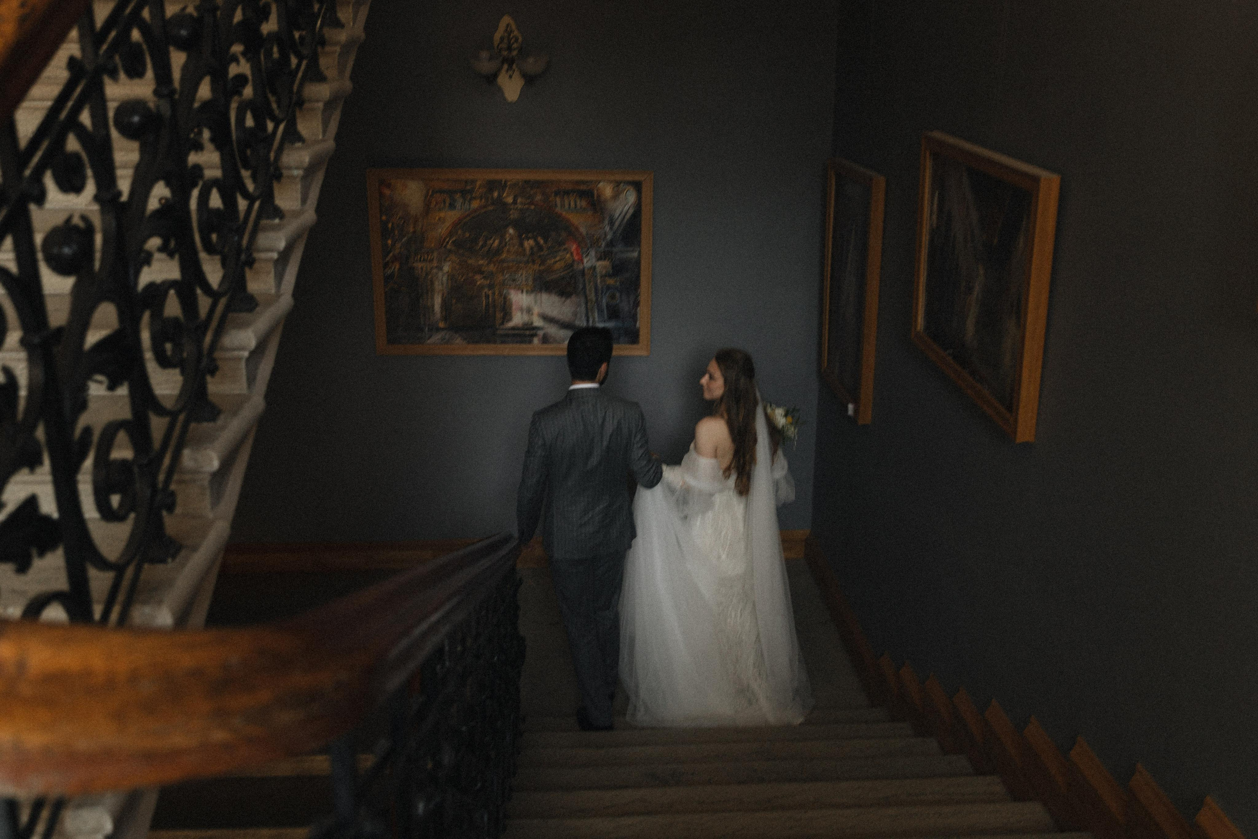 Касания и объятия прекрасное проявление любви. Свадебный фотограф в Москве Кристина Засухина