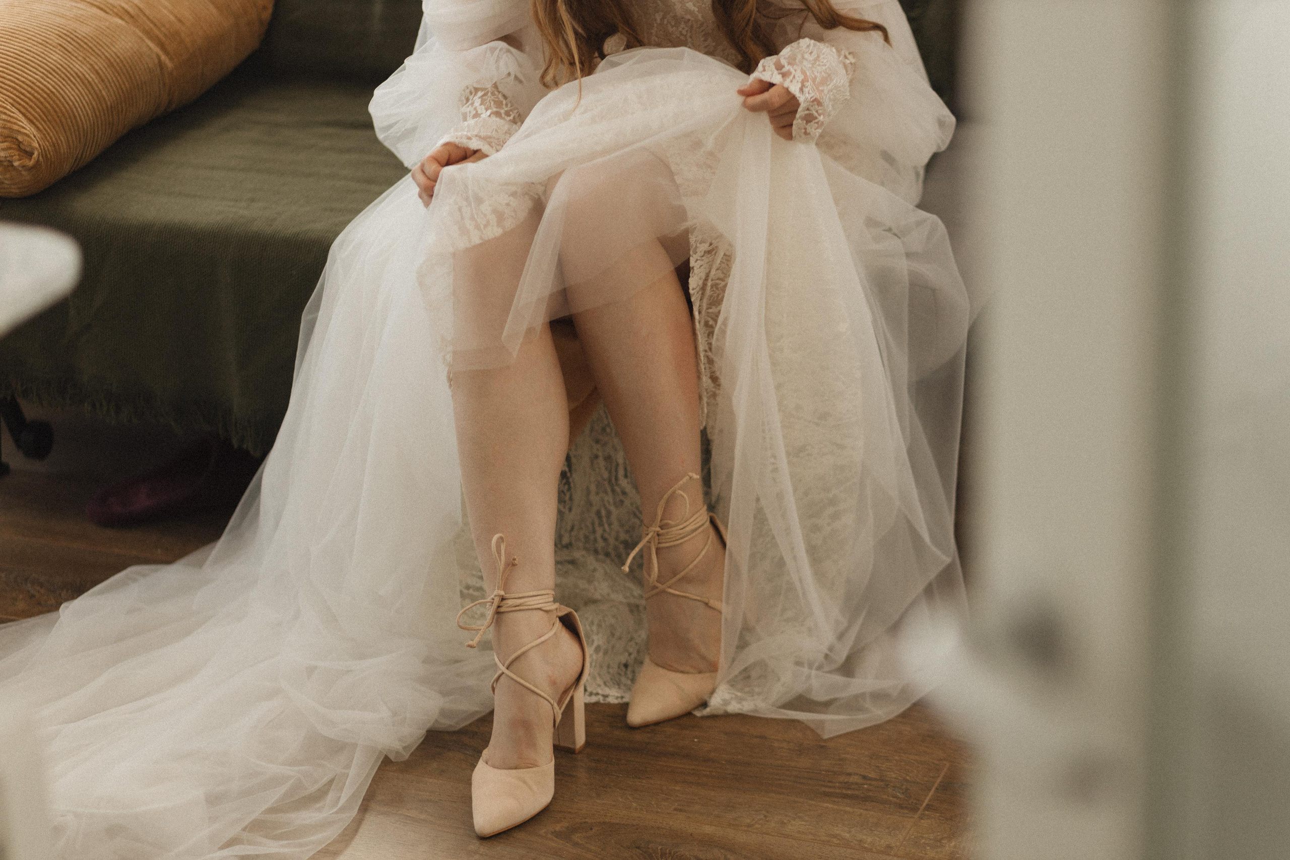 Касания и объятия прекрасное проявление любви. Свадебный фотограф в Москве Кристина Засухина