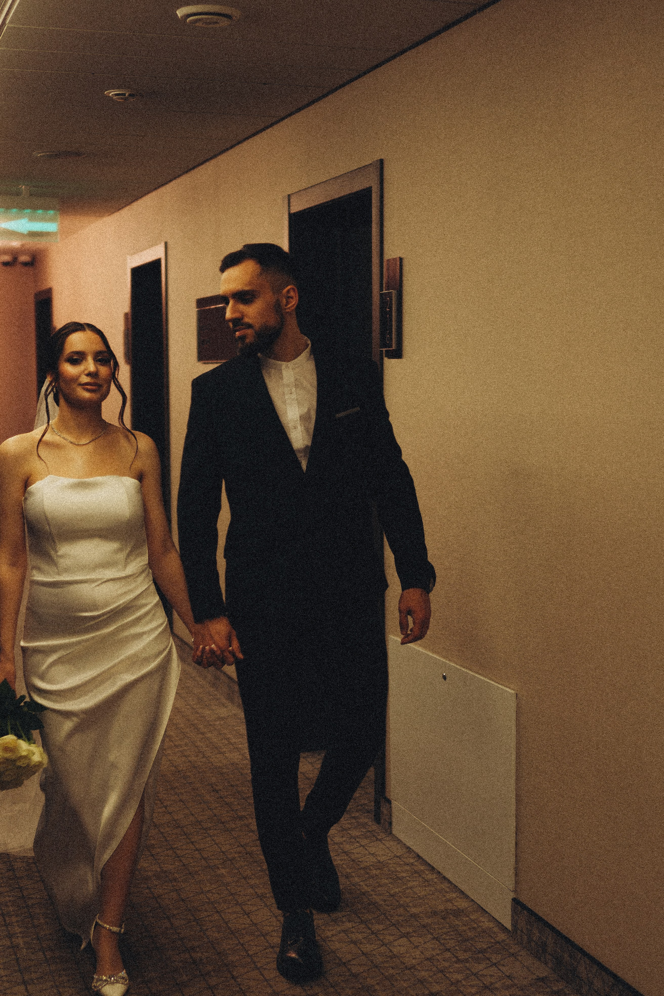 СВАДЕБНАЯ СЬЕМКА СБОРОВ ЖЕНИХА И НЕВЕСТЫ В ОТЕЛЕ И ТАКЖЕ ФОТОСЕССИИЯ В ОТЕЛЕЕ МЕГАПОЛИС БРЯНСК. Профессиональный фотограф, Санкт-Петербург — Виктория Богомолова