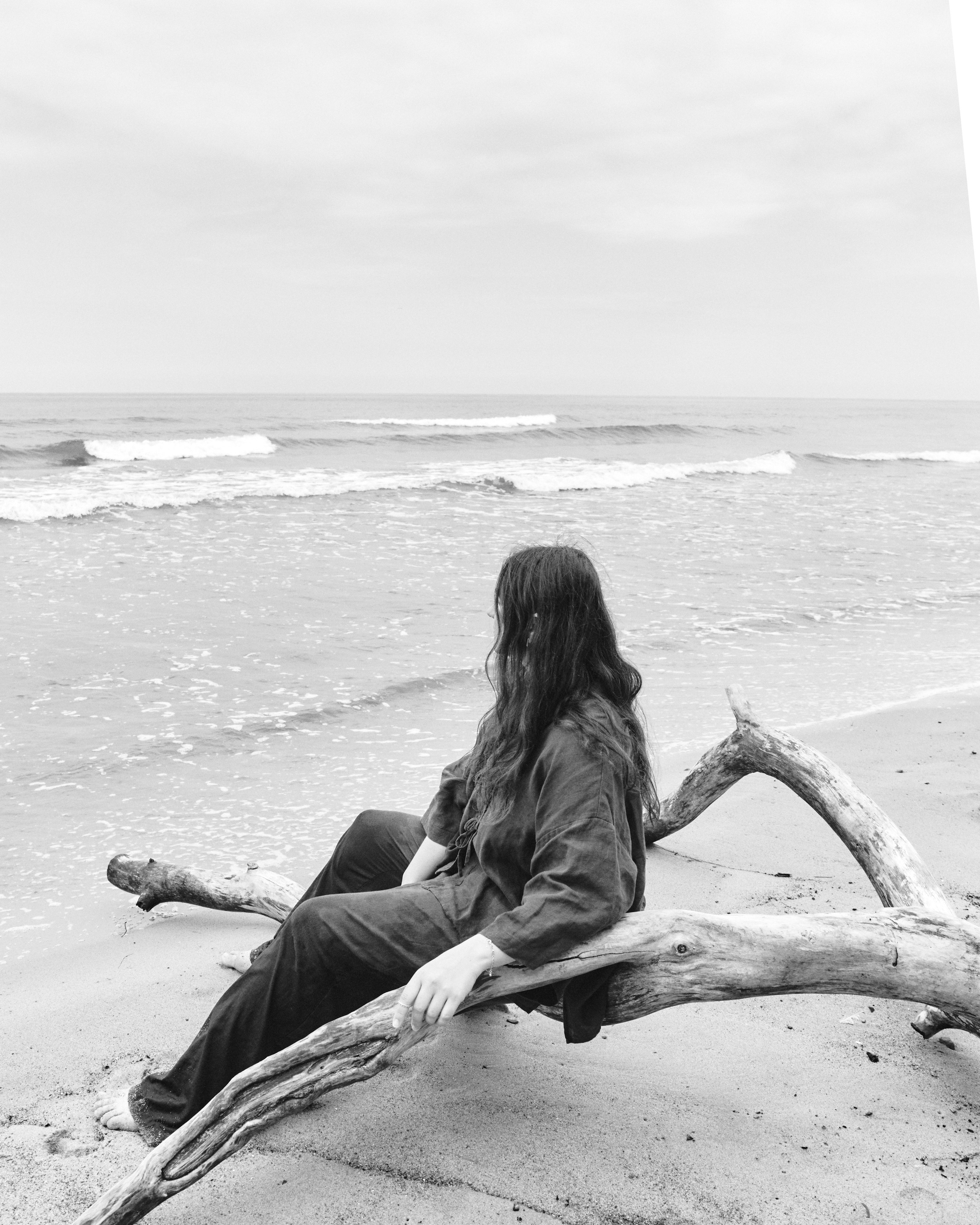 Женская индивидуальная фотосессия у берега балтийского моря для девушки фэшен фотографом Екатериной Врублевской отель Метрополь Зеленоградск Балтийк Куршская коса